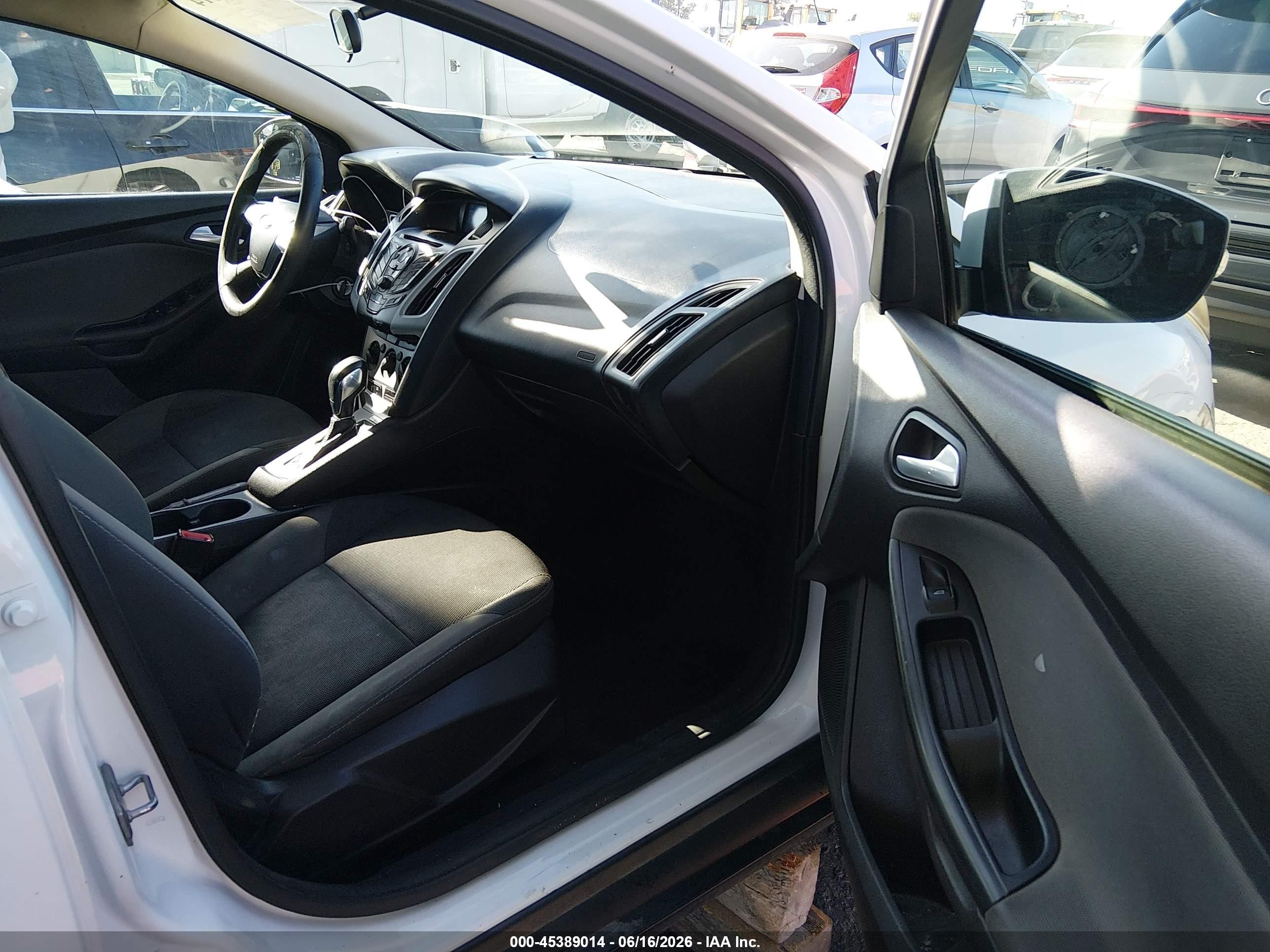 2014 Ford Focus Se White vin: 1FADP3F24EL112755