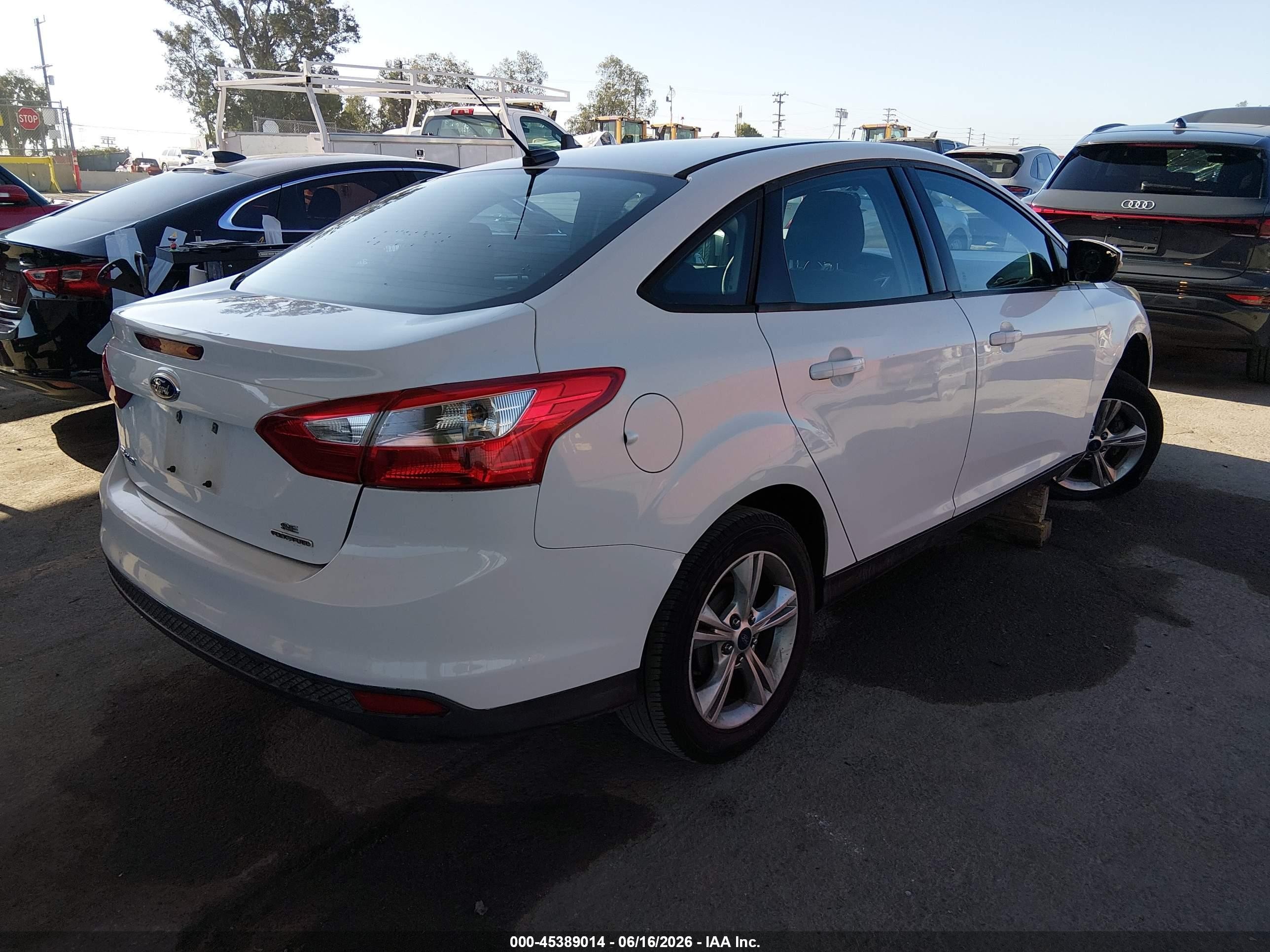 2014 Ford Focus Se White vin: 1FADP3F24EL112755