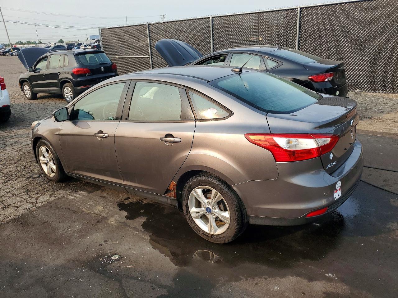 2014 Ford Focus Se Gray vin: 1FADP3F24EL117132