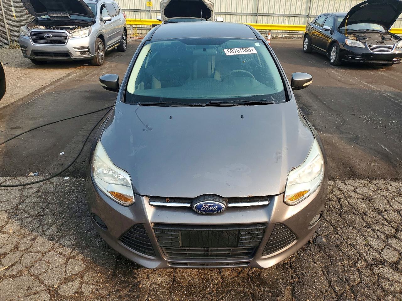2014 Ford Focus Se Gray vin: 1FADP3F24EL117132