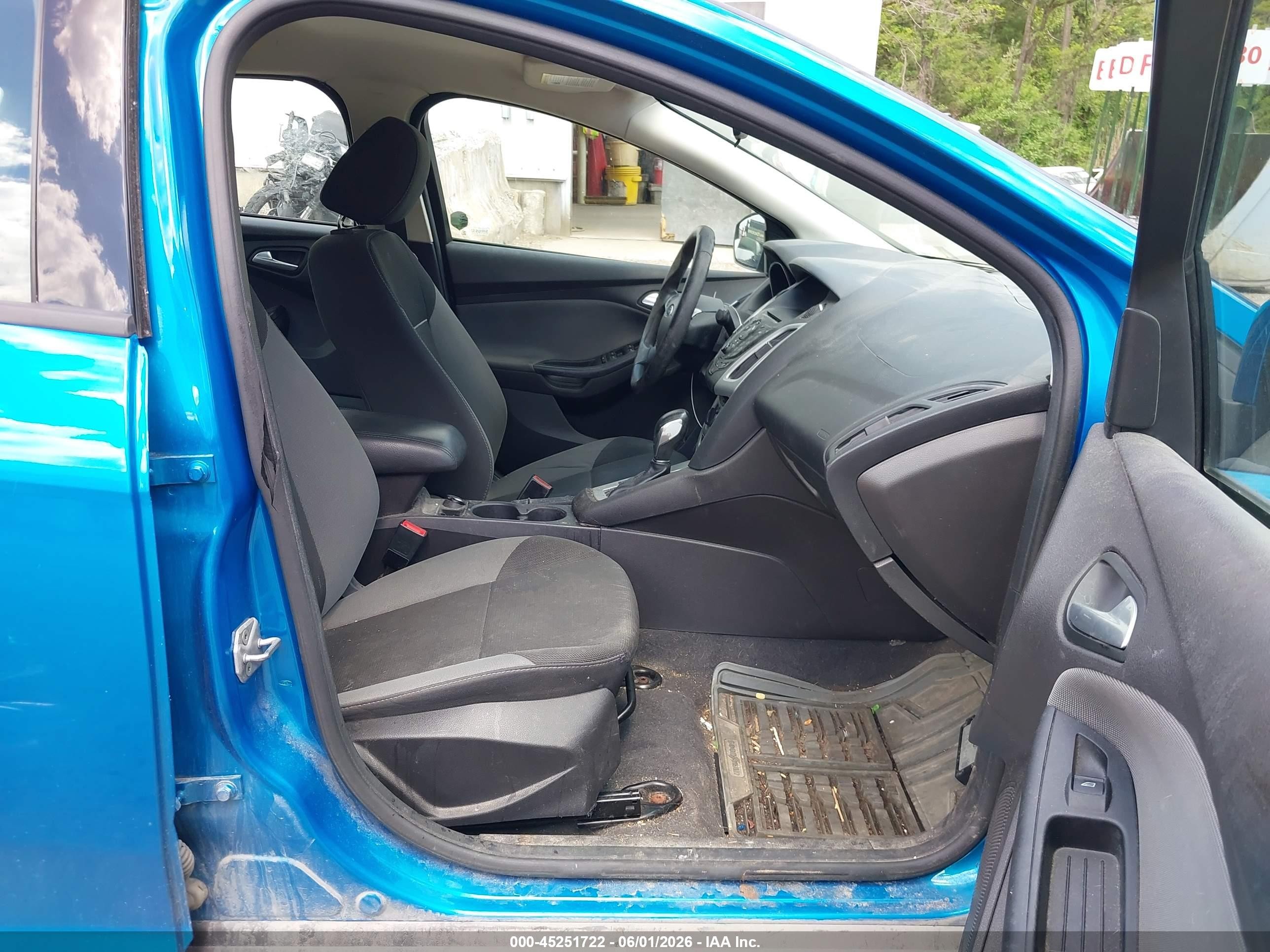 2014 Ford Focus Se Blue vin: 1FADP3F24EL125375