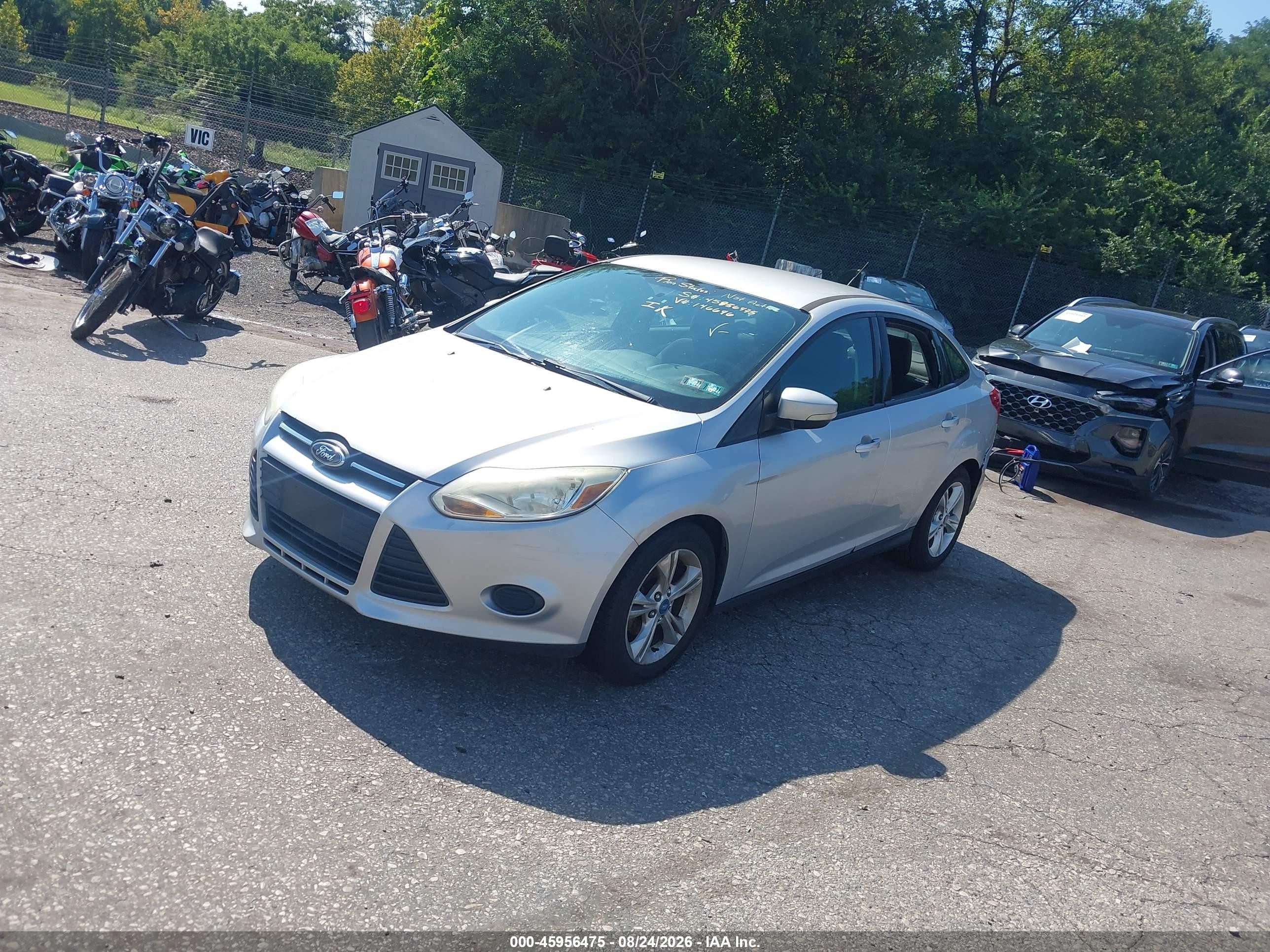 2014 Ford Focus Se Silver vin: 1FADP3F24EL146646