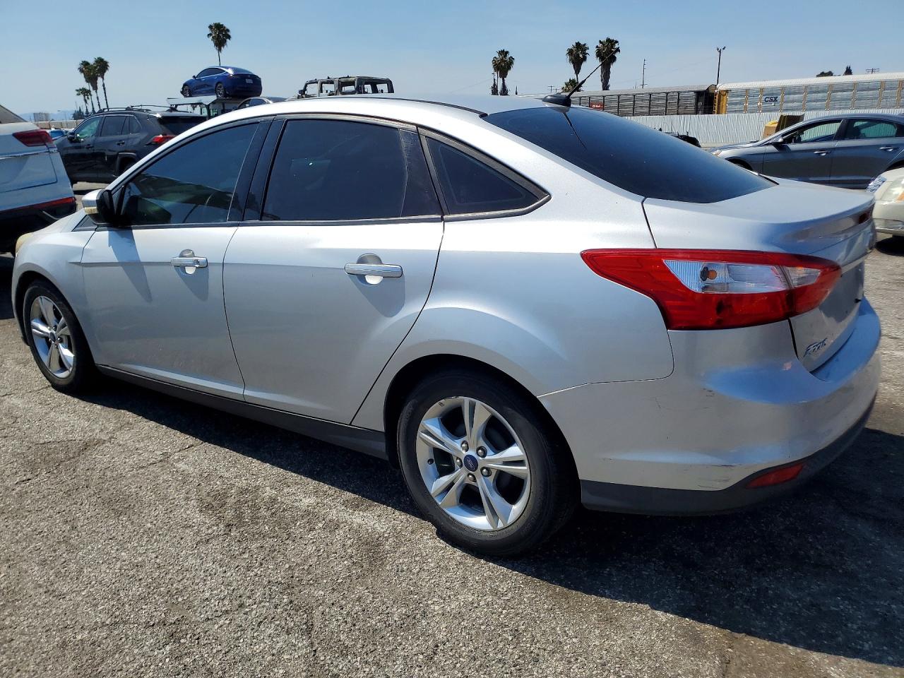 2014 Ford Focus Se Серебряный vin: 1FADP3F24EL171286