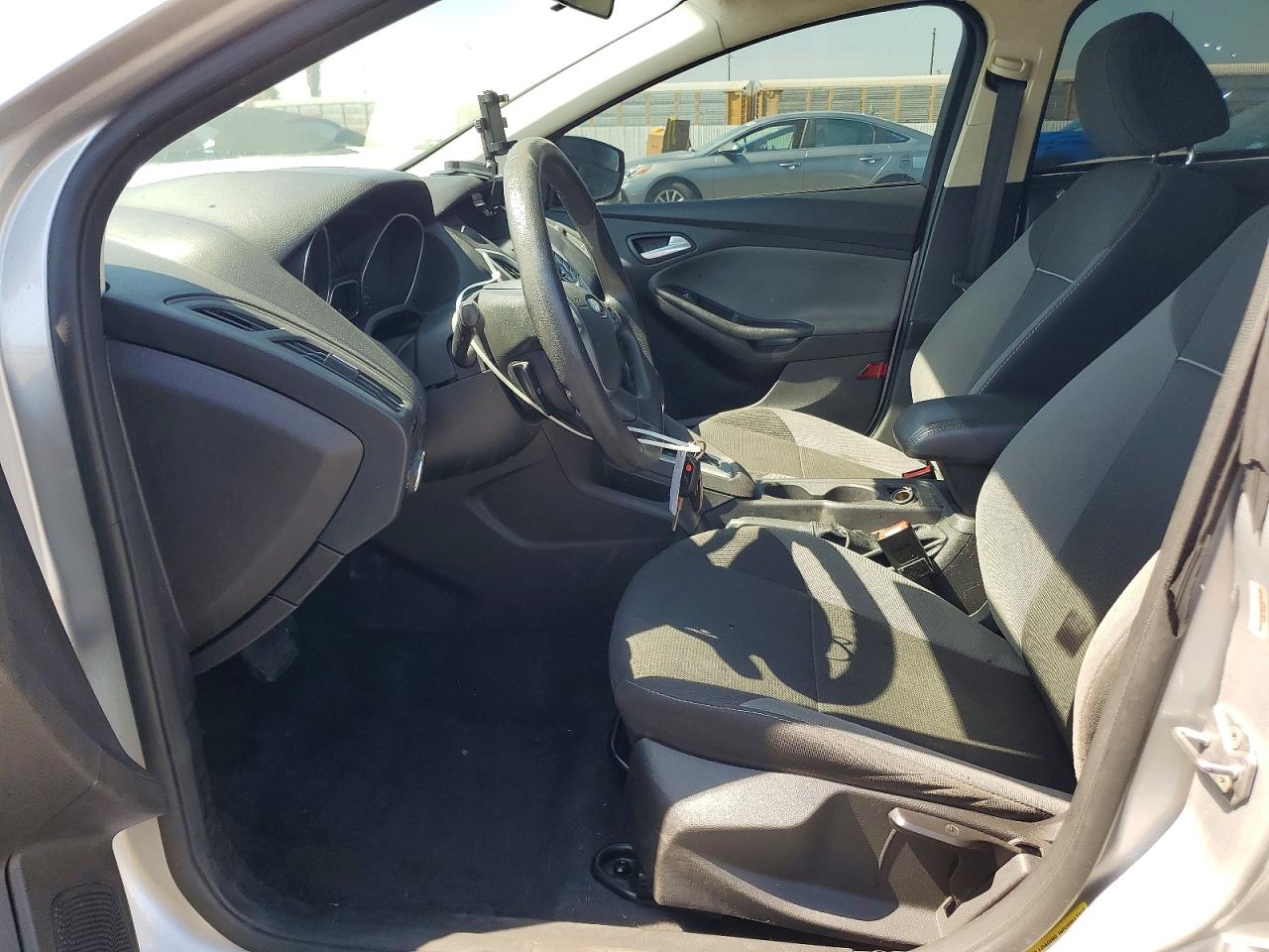 2014 Ford Focus Se Серебряный vin: 1FADP3F24EL171286