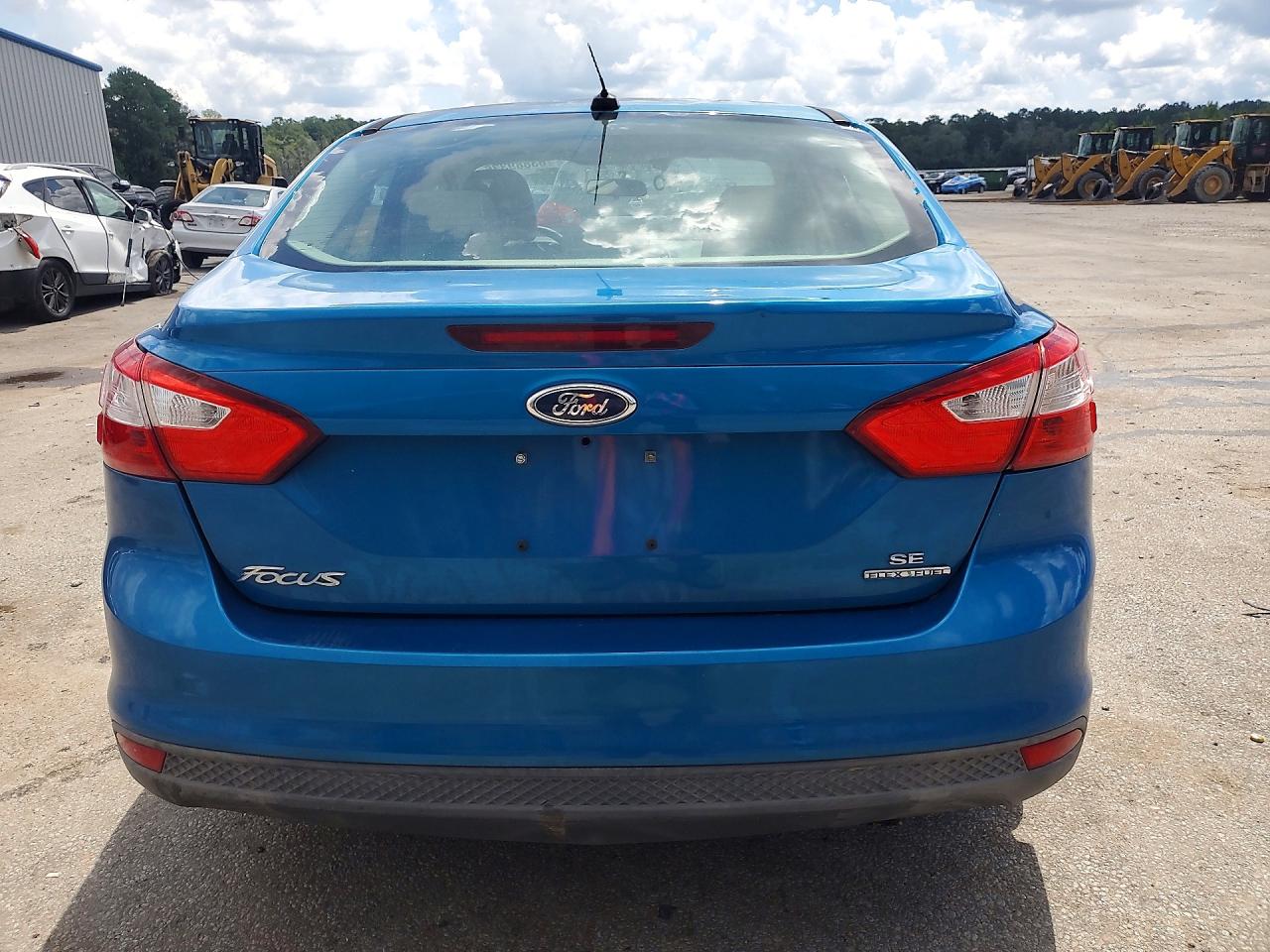 2014 Ford Focus Se Синий vin: 1FADP3F24EL172521