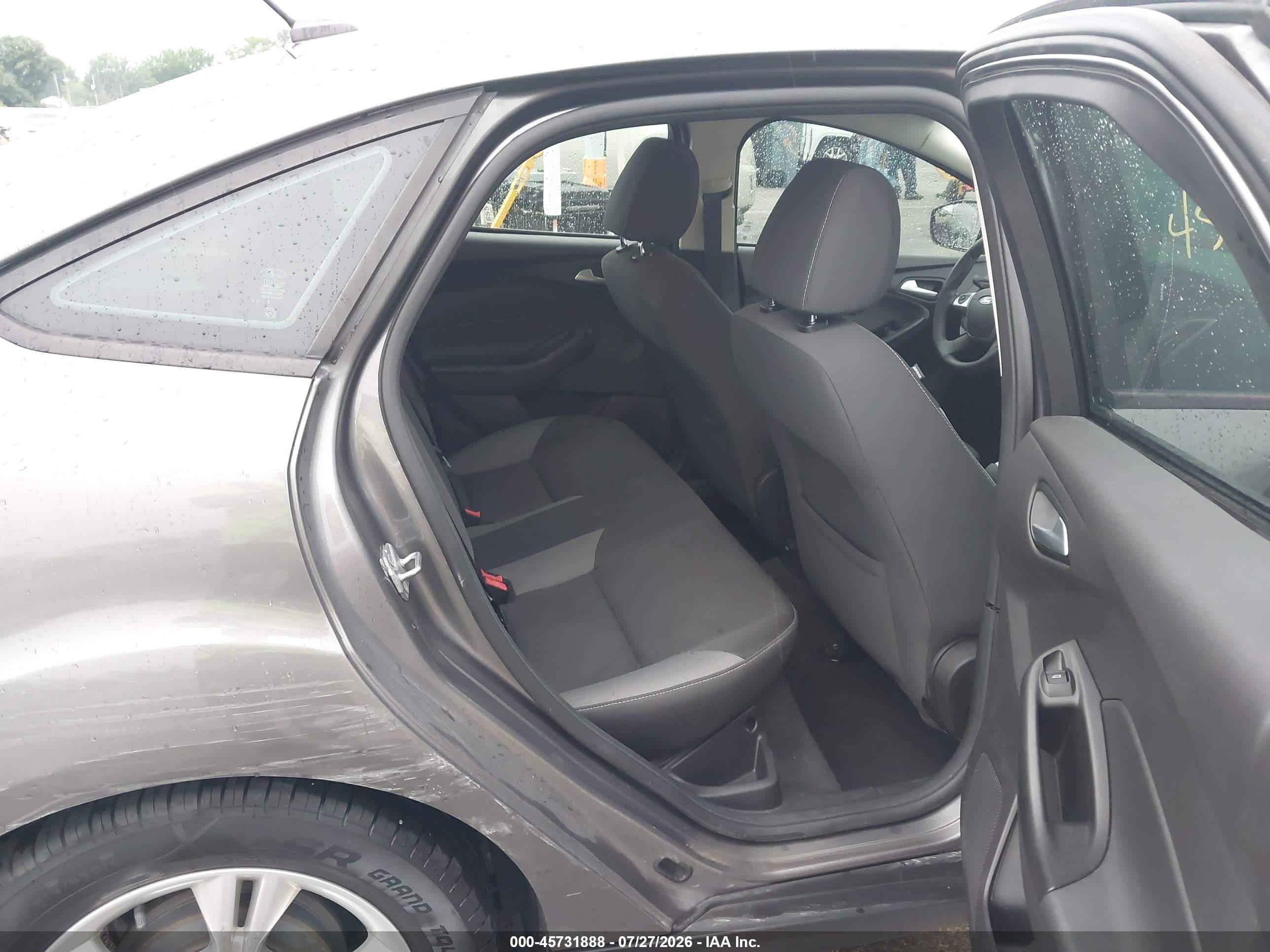 2014 Ford Focus Se Серый vin: 1FADP3F24EL182370