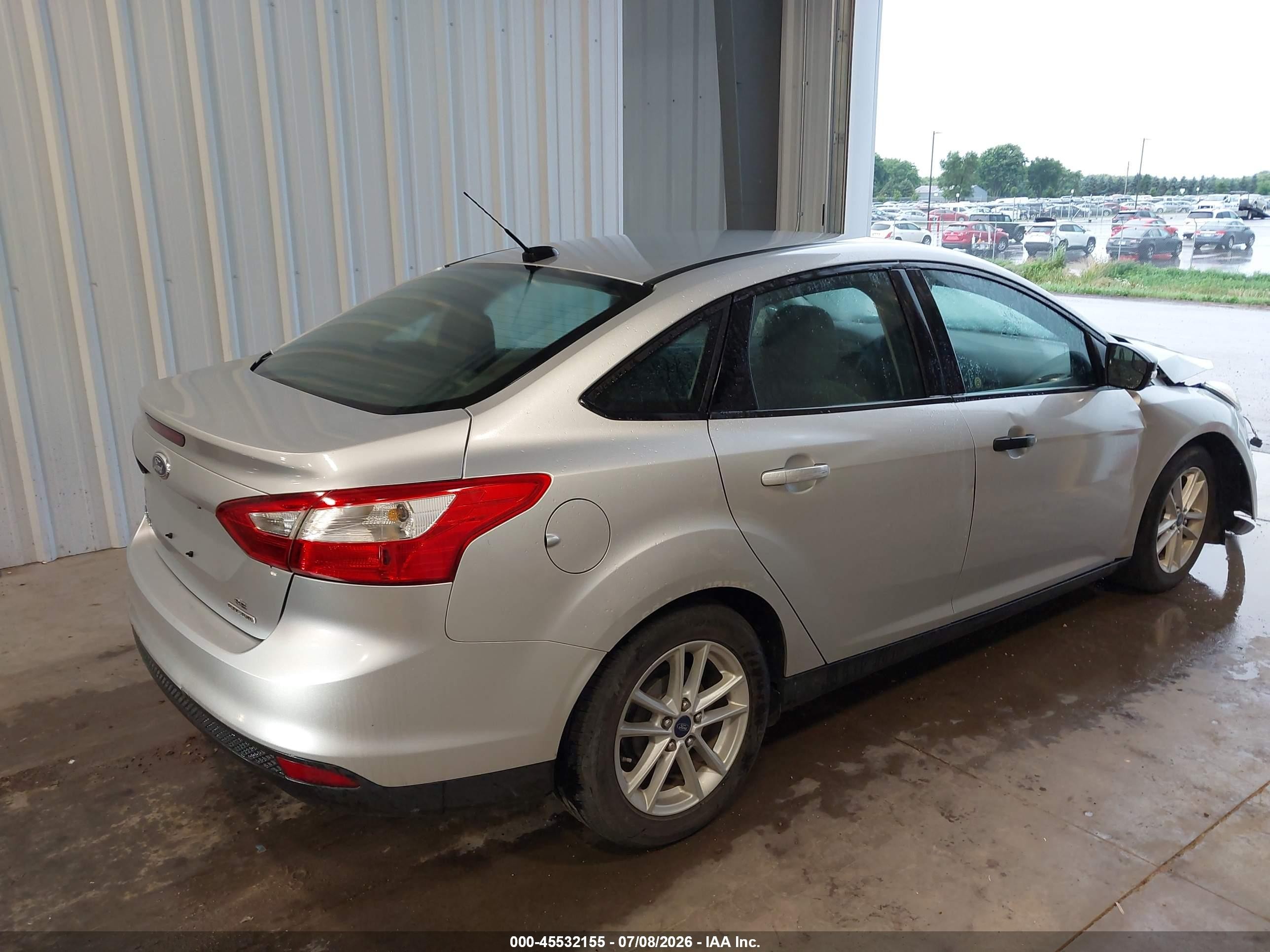 2014 Ford Focus Se Серебряный vin: 1FADP3F24EL195376