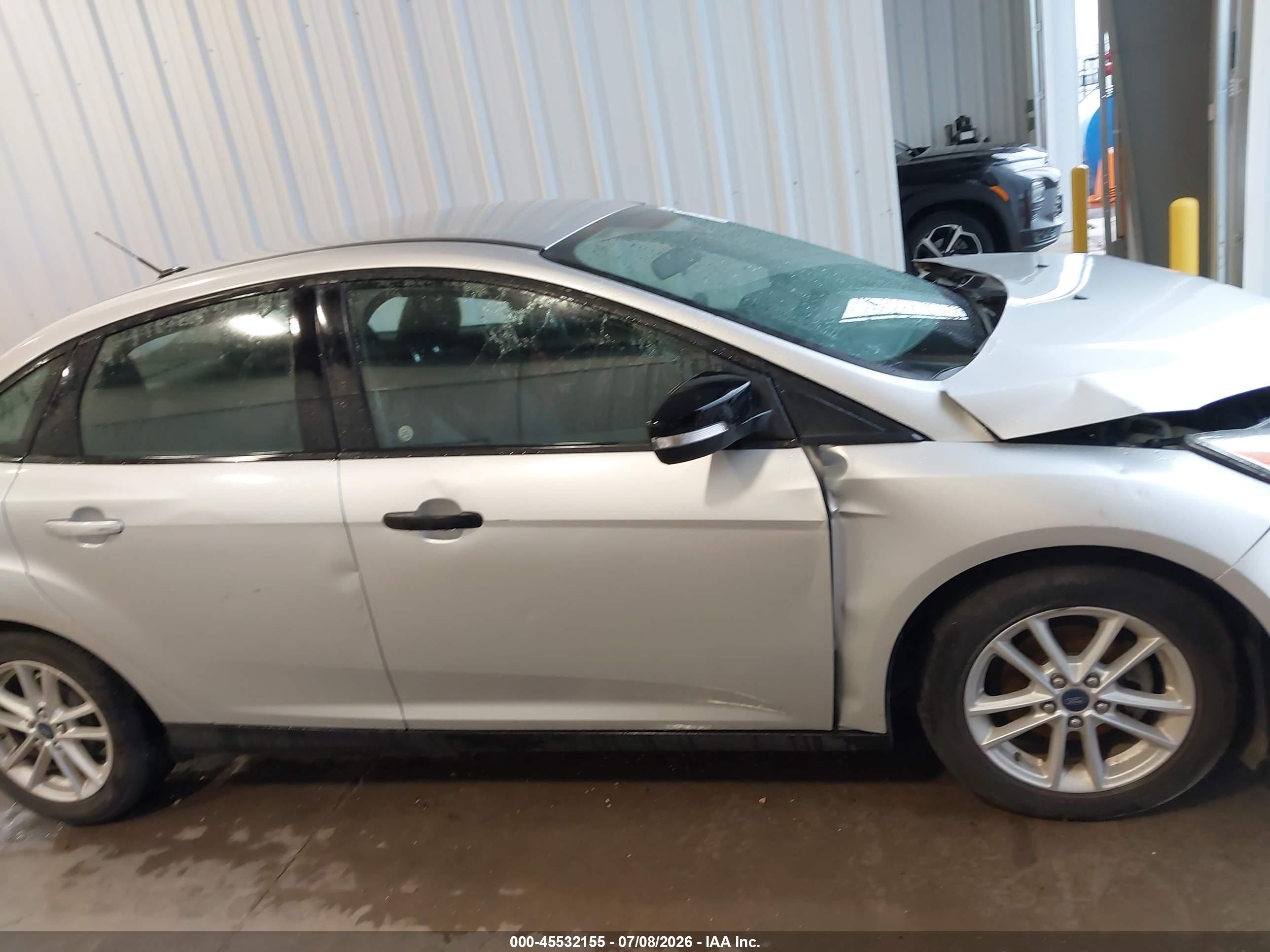 2014 Ford Focus Se Серебряный vin: 1FADP3F24EL195376
