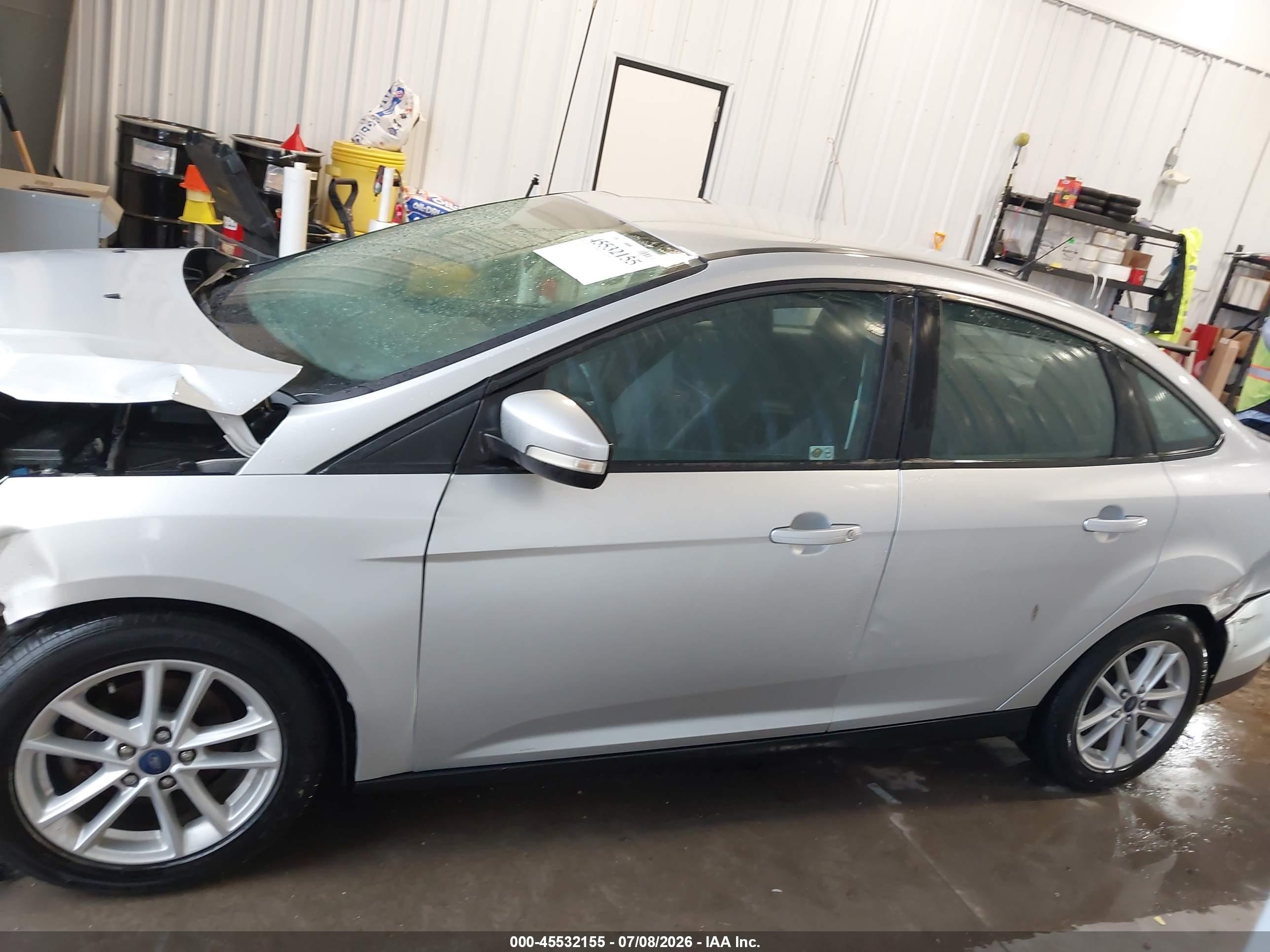 2014 Ford Focus Se Серебряный vin: 1FADP3F24EL195376