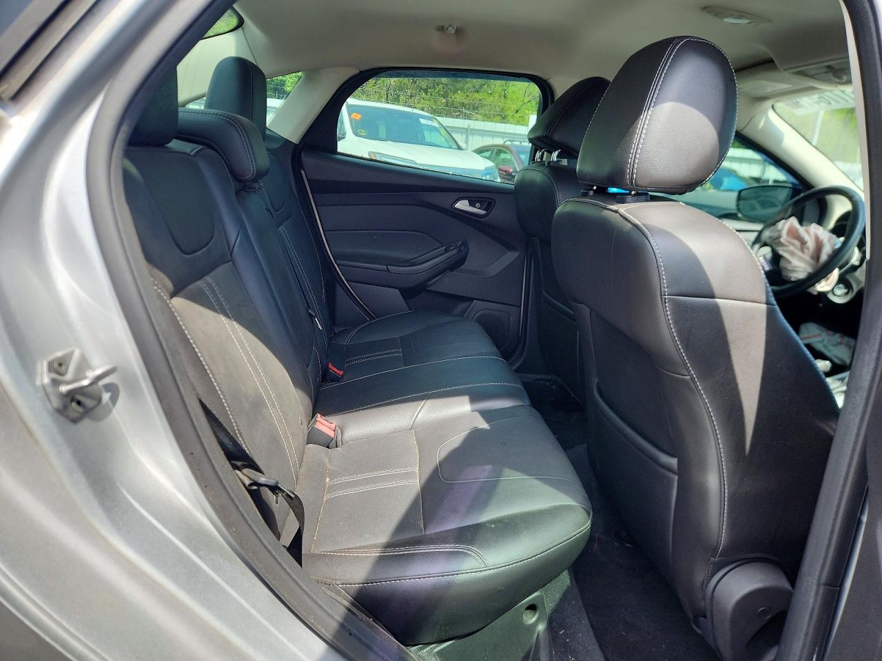 2014 Ford Focus Se Silver vin: 1FADP3F24EL215416