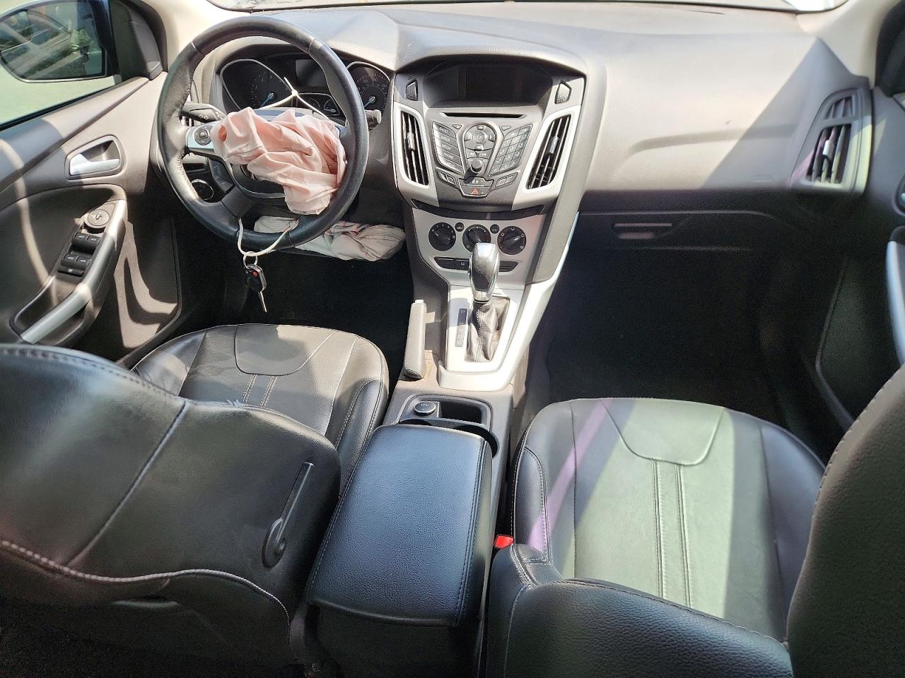 2014 Ford Focus Se Silver vin: 1FADP3F24EL215416