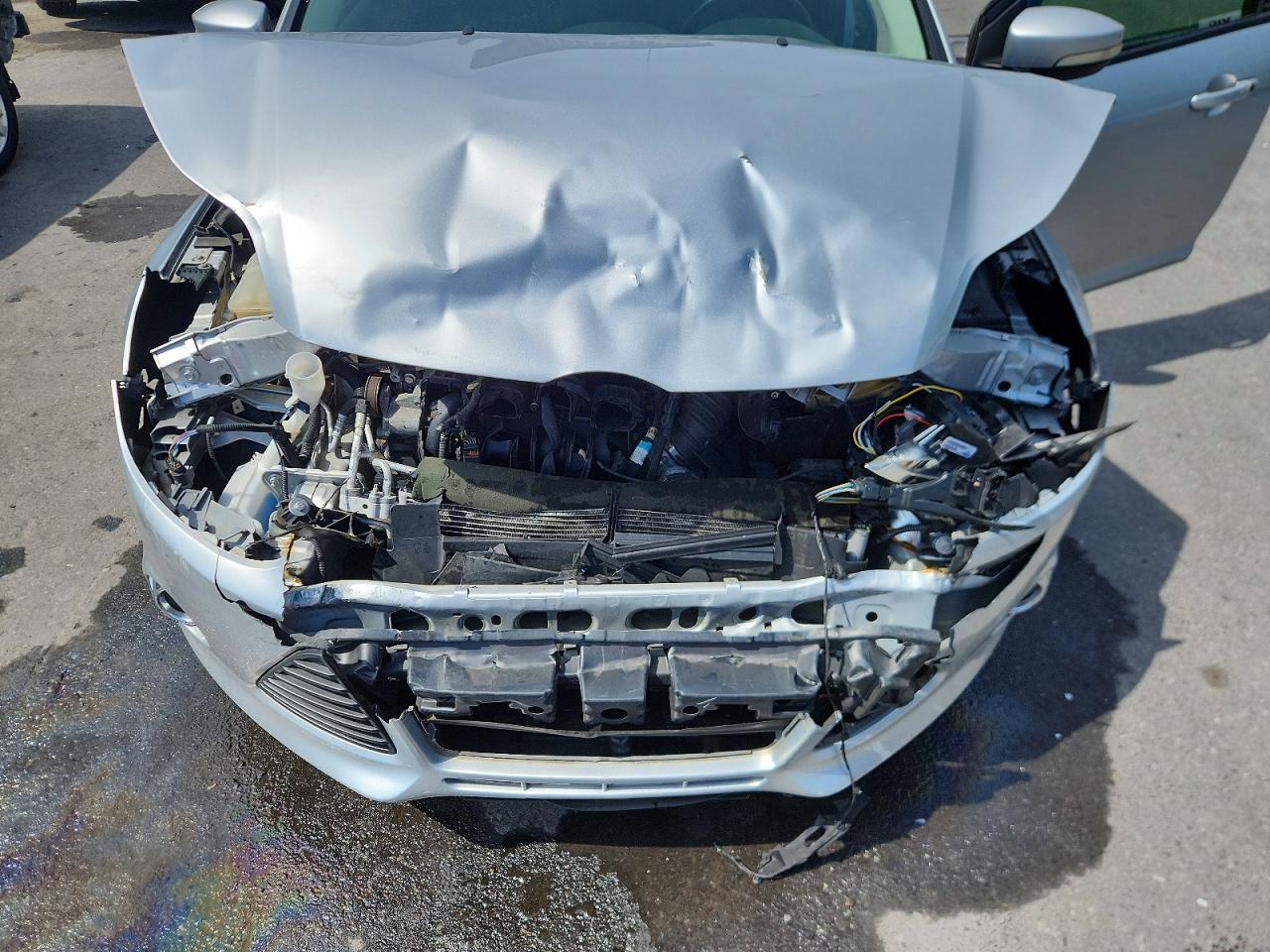 2014 Ford Focus Se Silver vin: 1FADP3F24EL215416