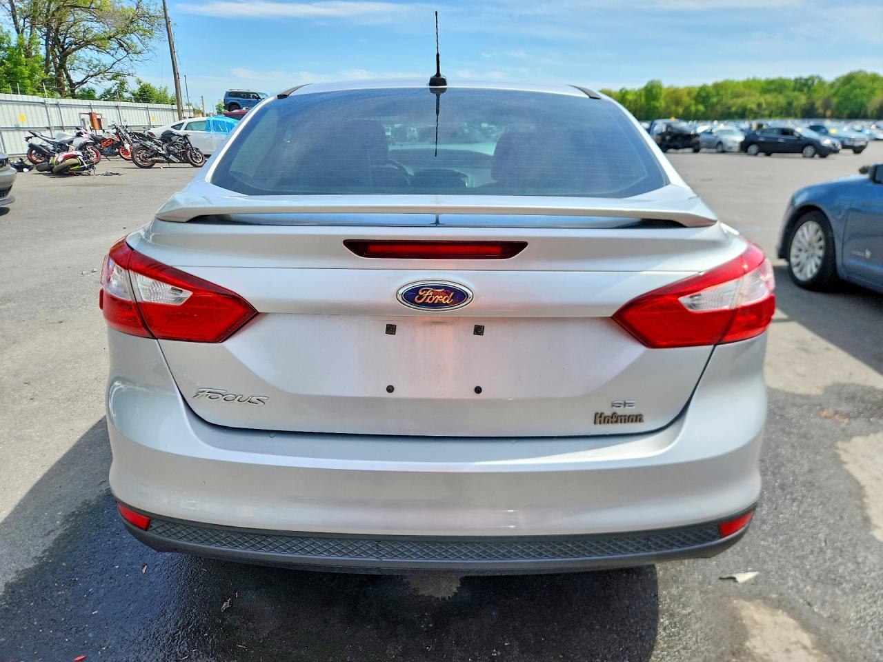 2014 Ford Focus Se Silver vin: 1FADP3F24EL215416