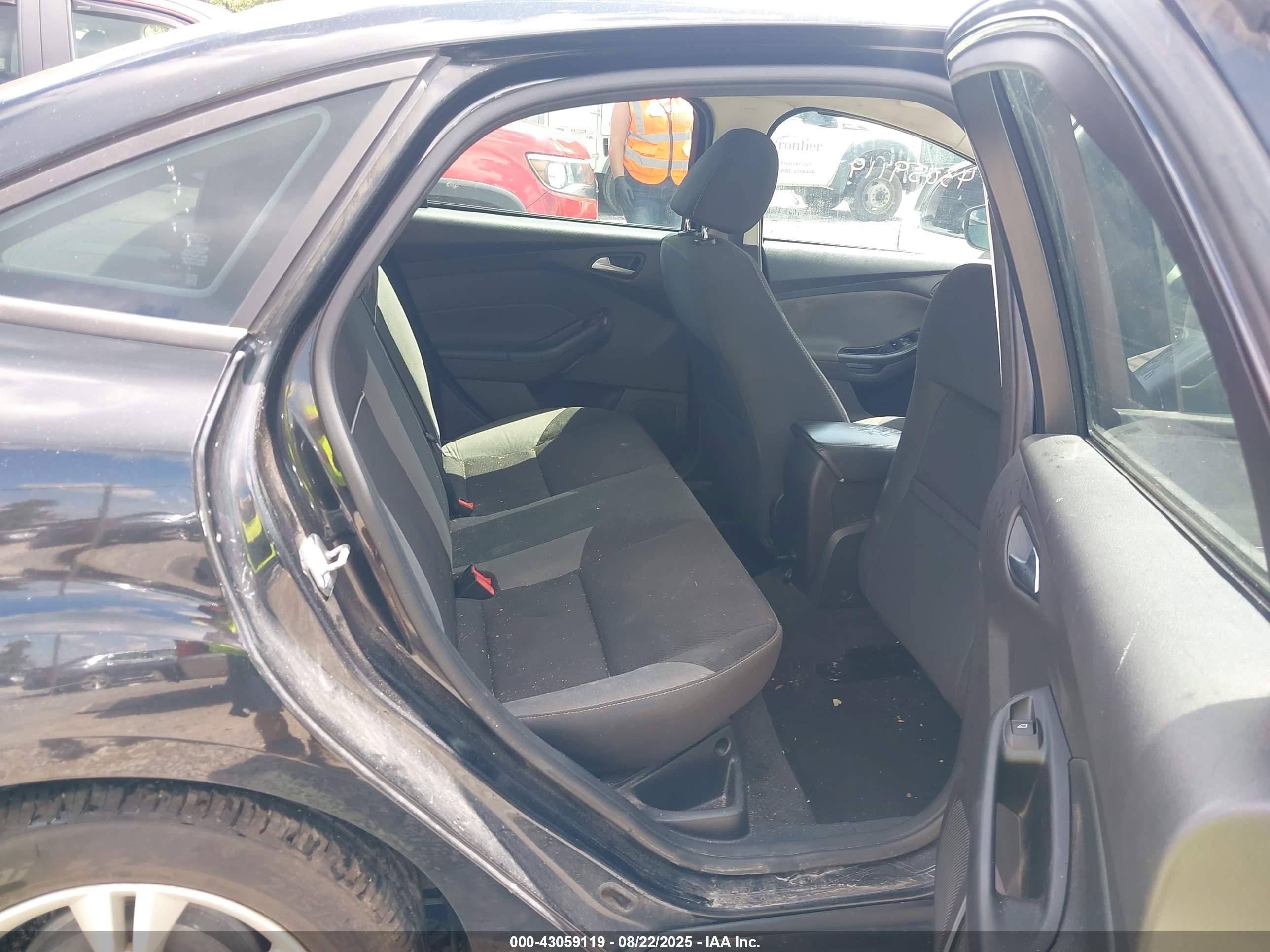 2014 Ford Focus Se Черный vin: 1FADP3F24EL216582
