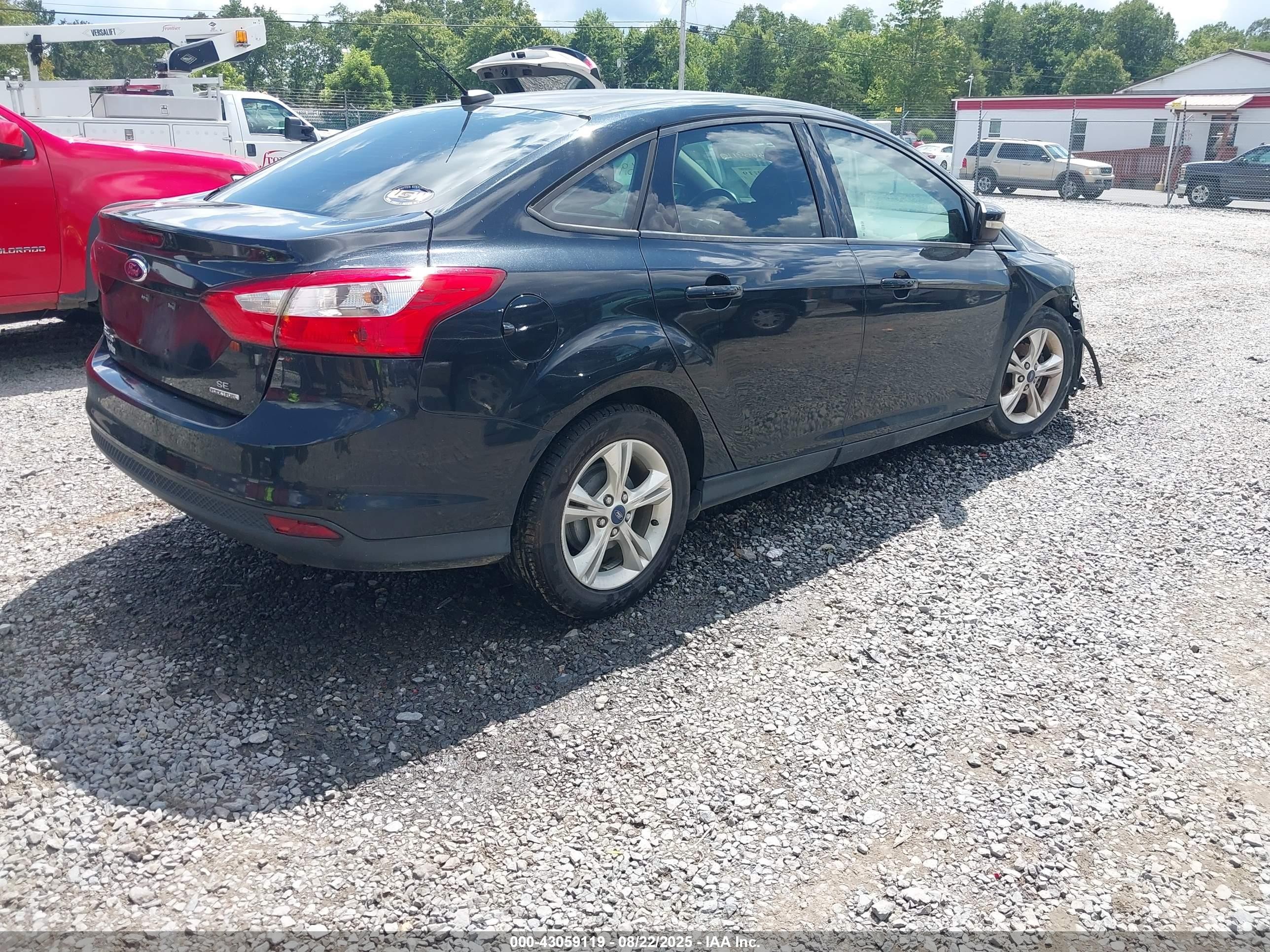 2014 Ford Focus Se Черный vin: 1FADP3F24EL216582