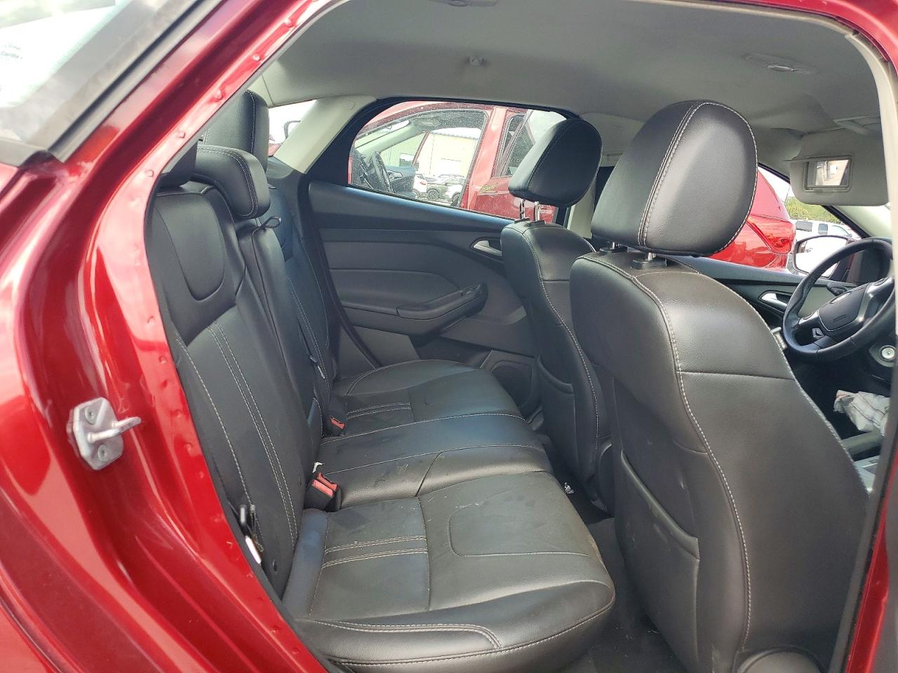 2014 Ford Focus Se Burgundy vin: 1FADP3F24EL217943