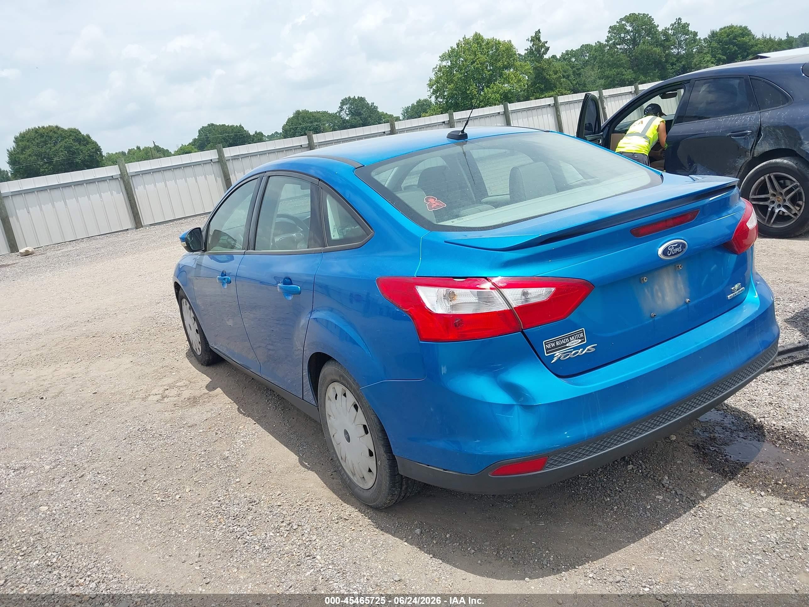 2014 Ford Focus Se Blue vin: 1FADP3F24EL227436
