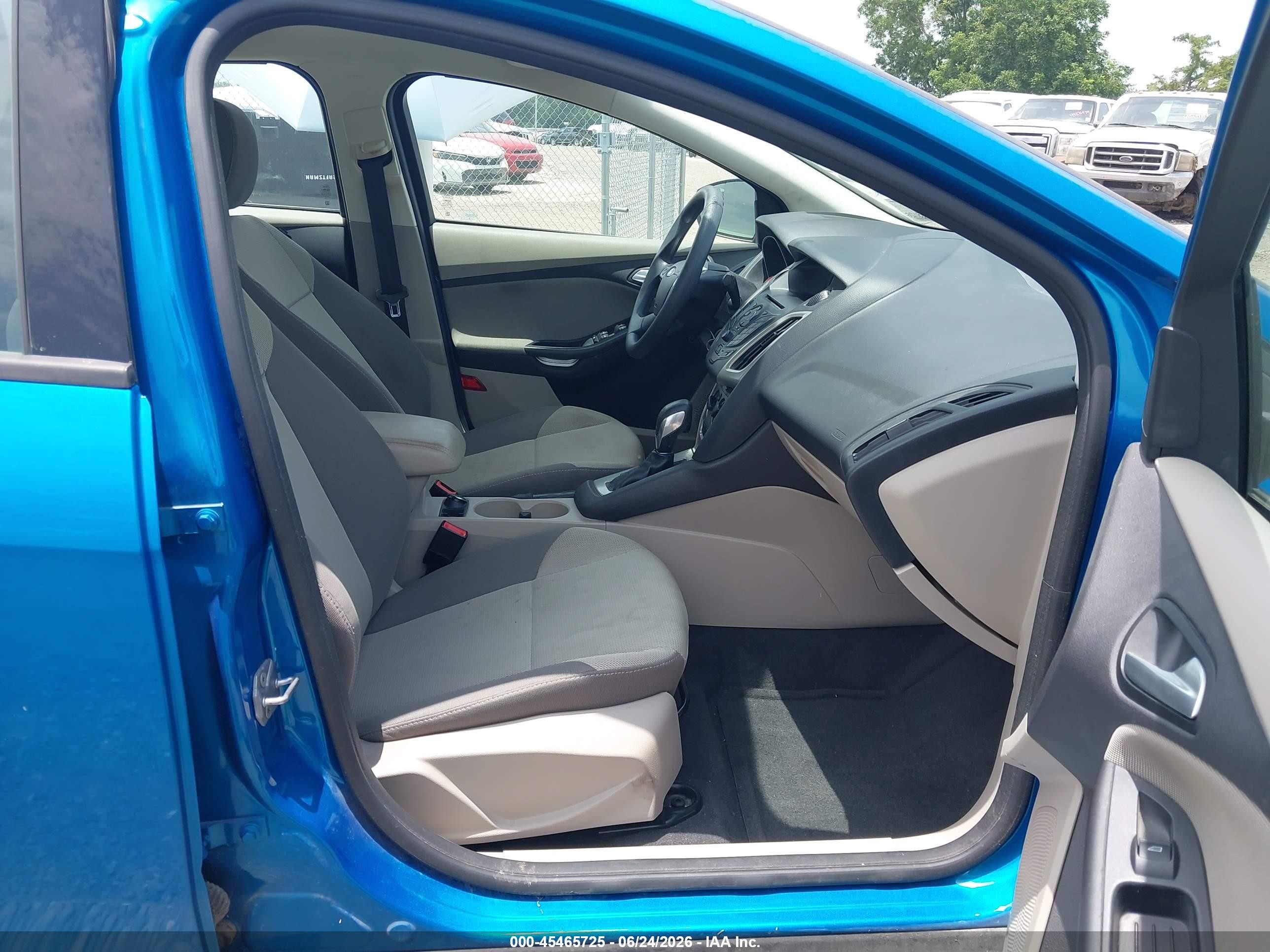 2014 Ford Focus Se Blue vin: 1FADP3F24EL227436