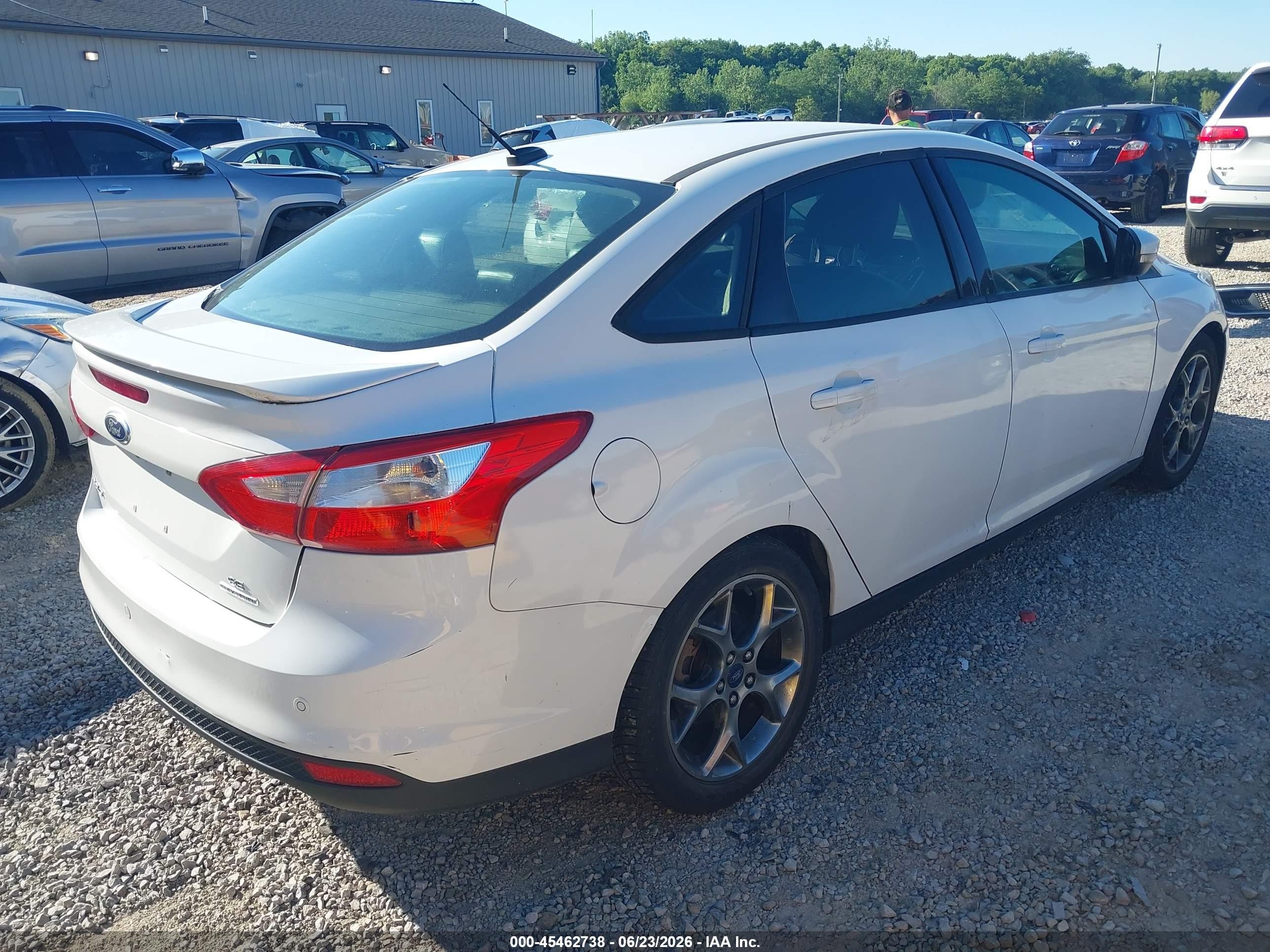 2014 Ford Focus Se White vin: 1FADP3F24EL228926