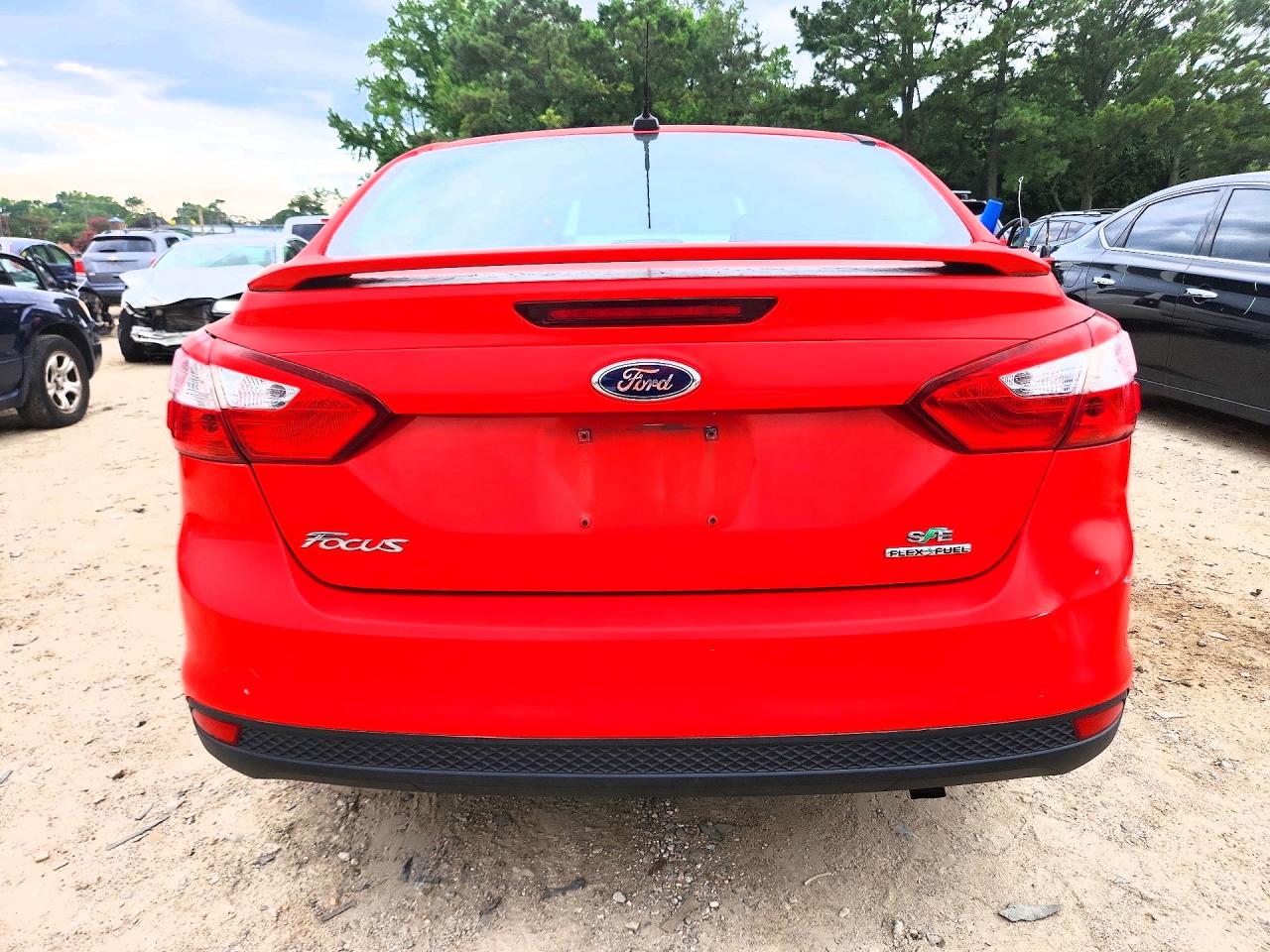 2014 Ford Focus Se Red vin: 1FADP3F24EL233723