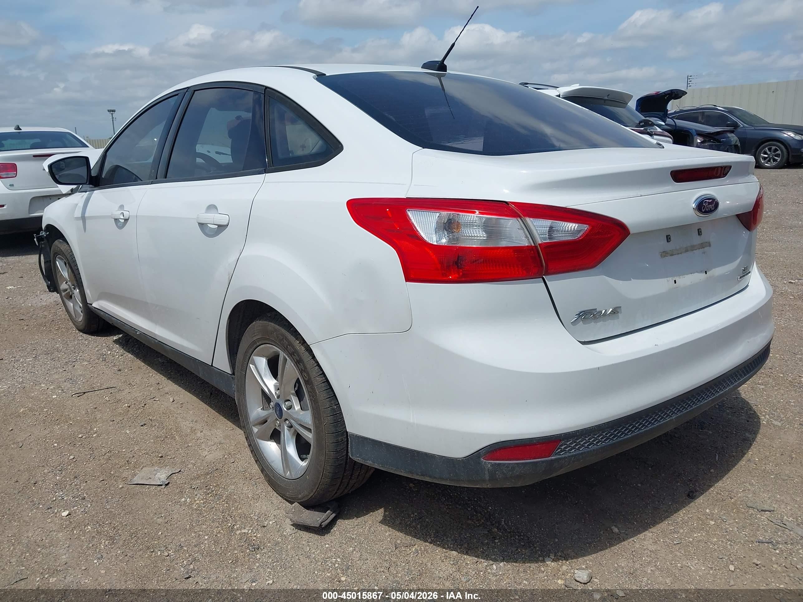 2014 Ford Focus Se White vin: 1FADP3F24EL237058