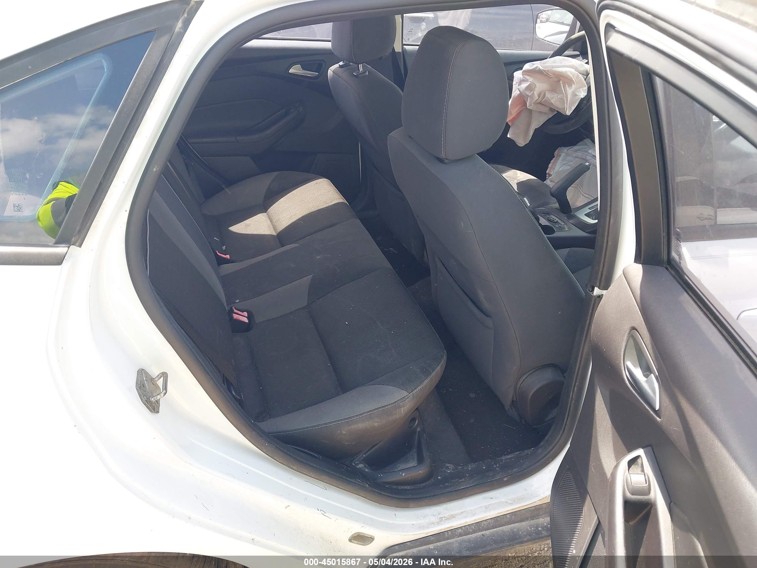 2014 Ford Focus Se White vin: 1FADP3F24EL237058