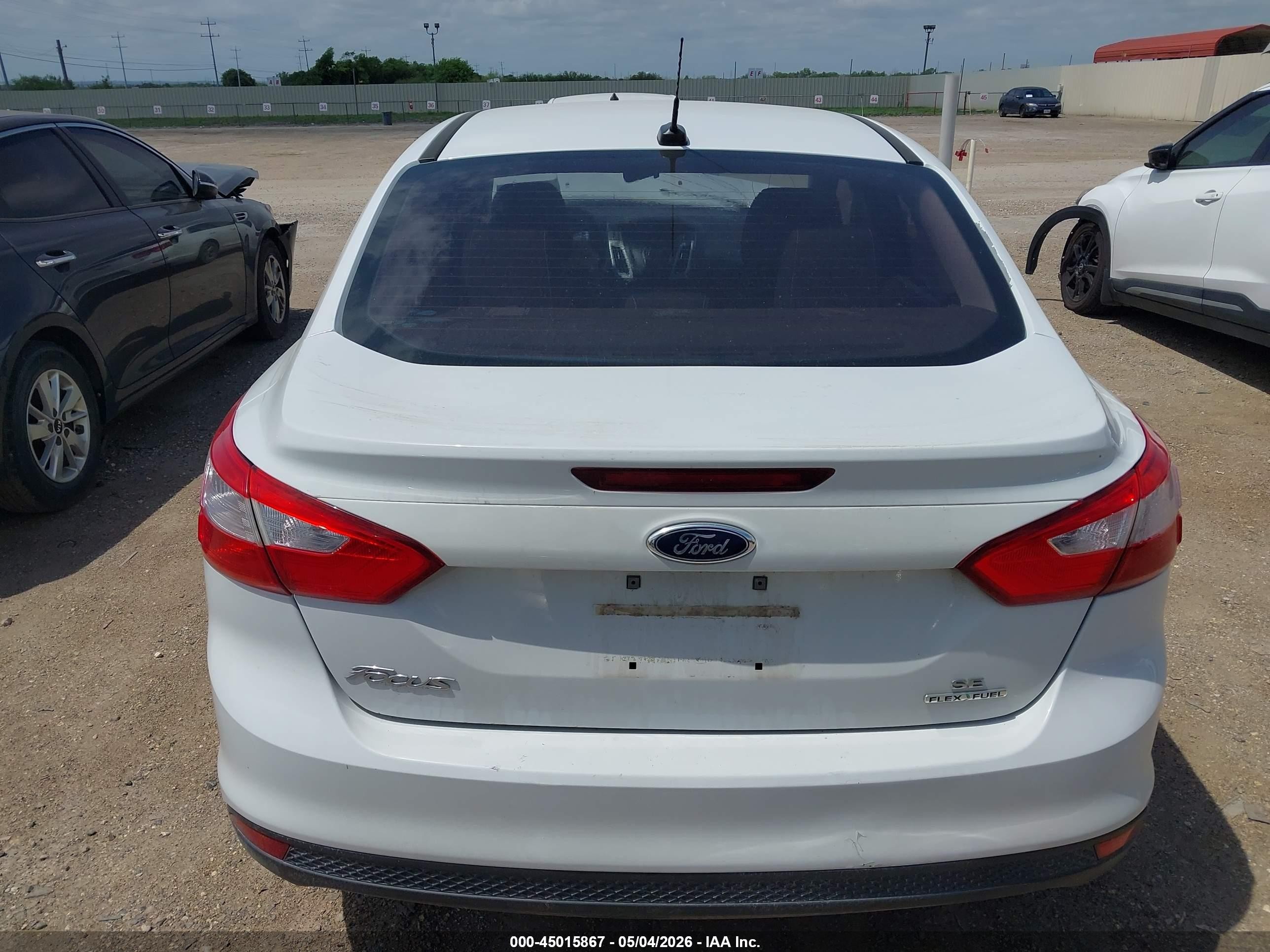 2014 Ford Focus Se White vin: 1FADP3F24EL237058