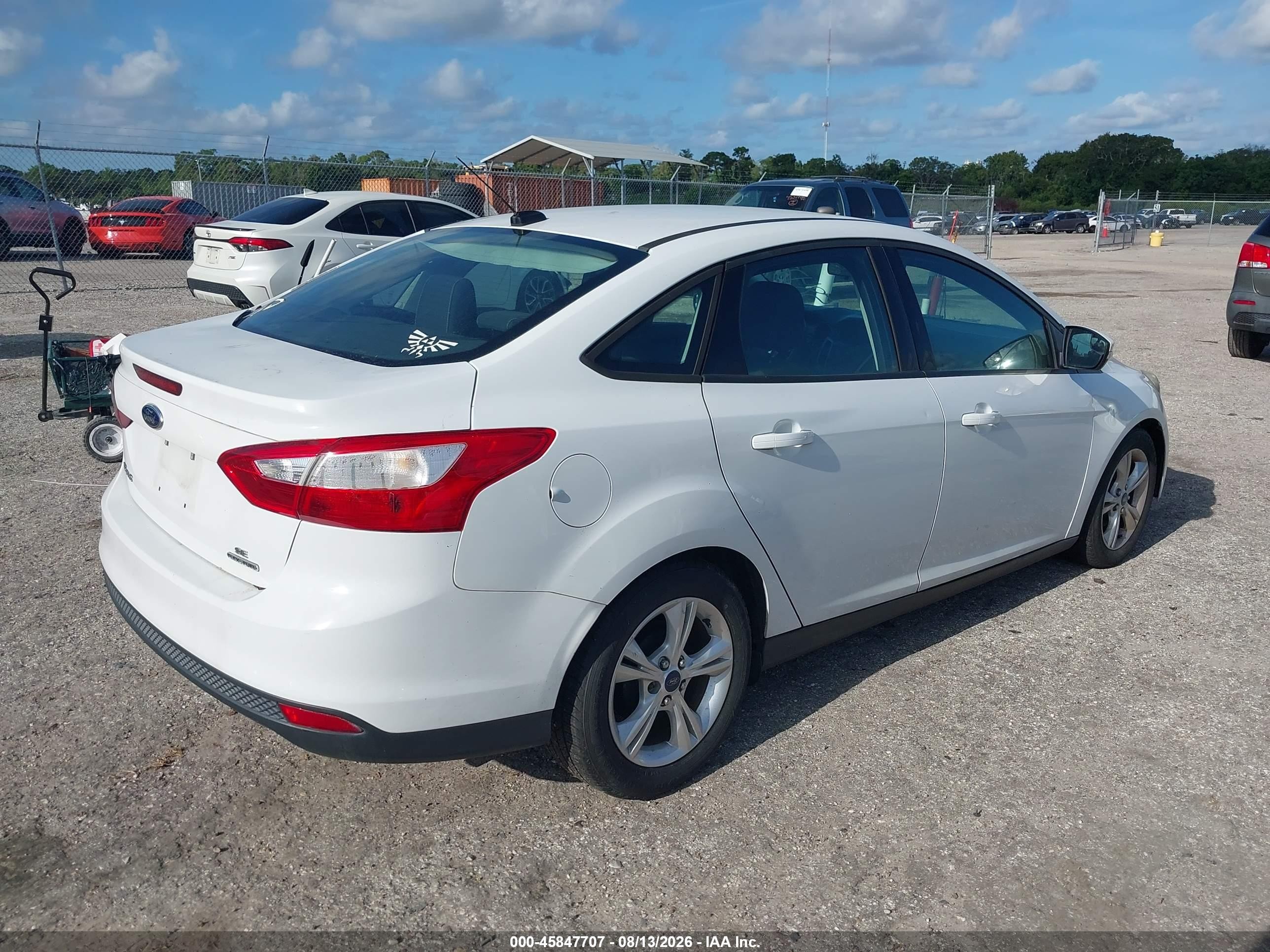2014 Ford Focus Se White vin: 1FADP3F24EL251994