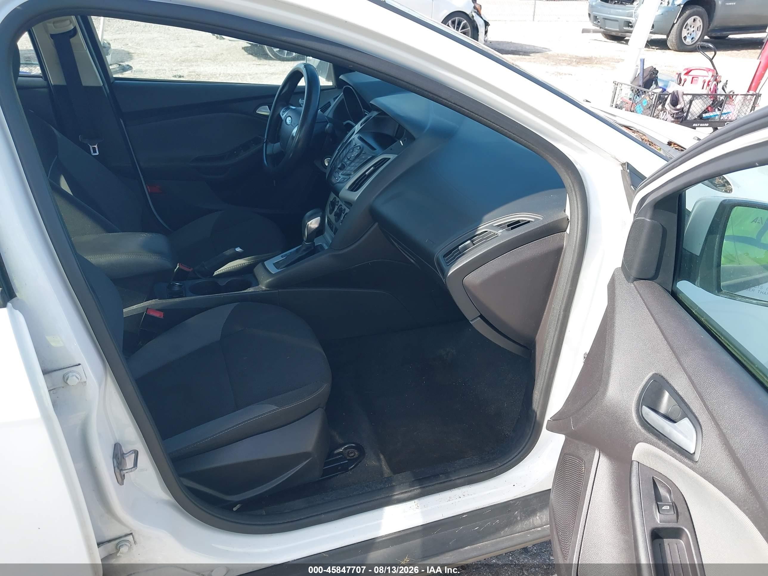 2014 Ford Focus Se White vin: 1FADP3F24EL251994