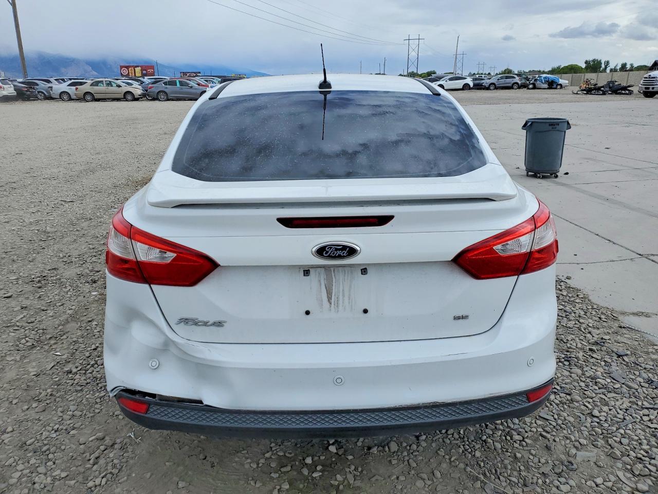 2014 Ford Focus Se Белый vin: 1FADP3F24EL287216