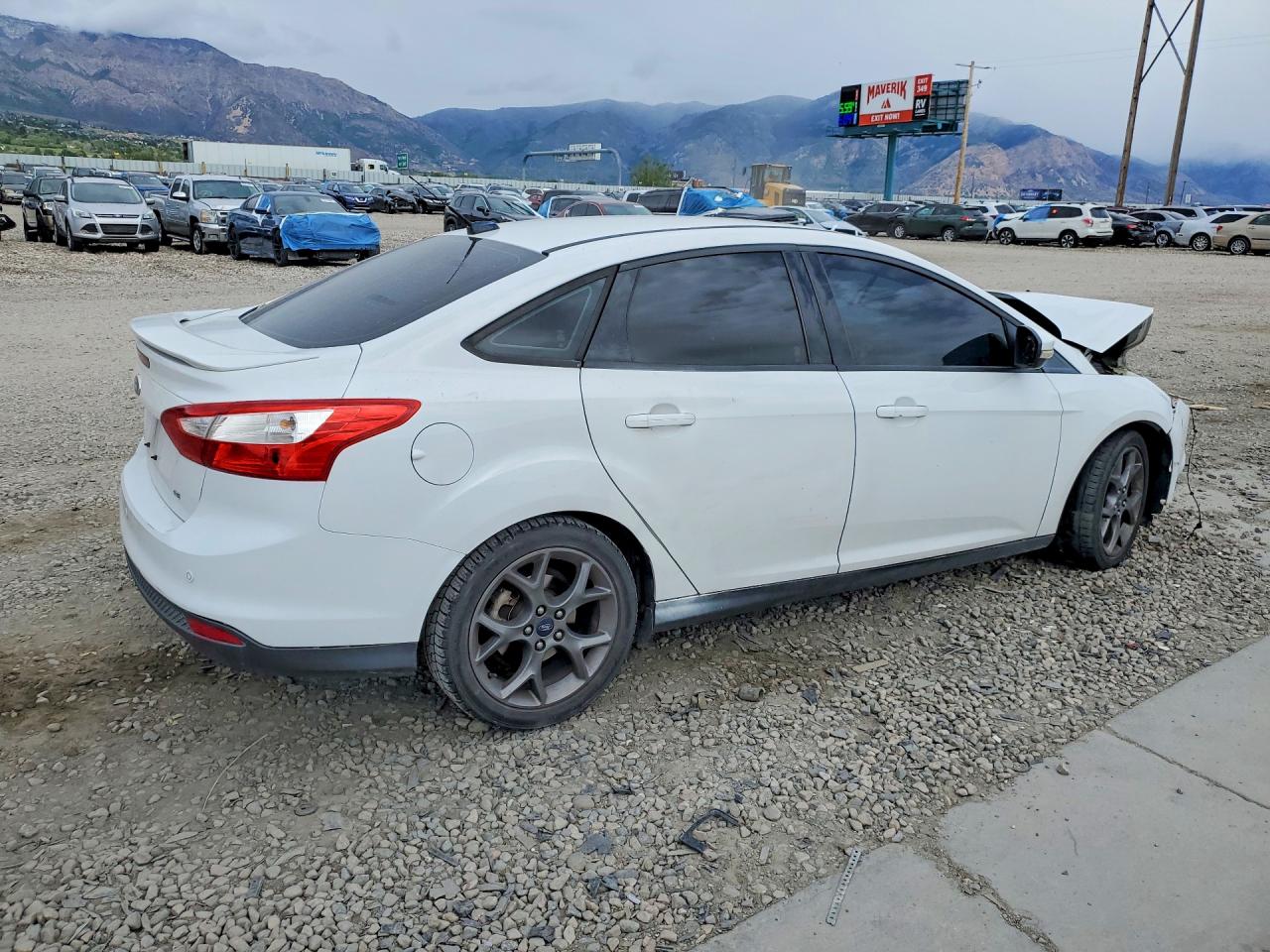2014 Ford Focus Se Белый vin: 1FADP3F24EL287216