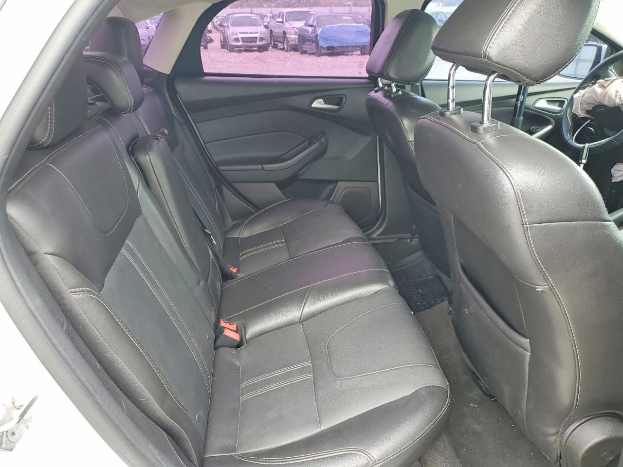 2014 Ford Focus Se Белый vin: 1FADP3F24EL287216