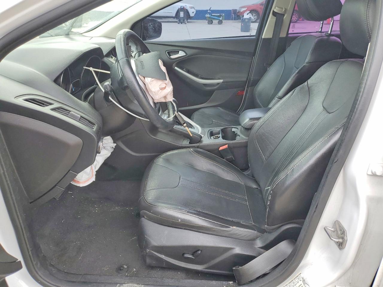 2014 Ford Focus Se Белый vin: 1FADP3F24EL287216