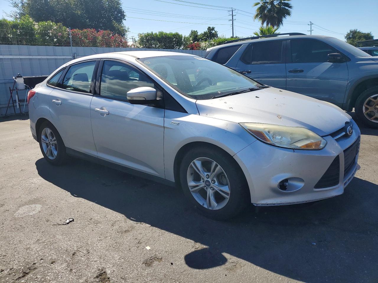 2014 Ford Focus Se Silver vin: 1FADP3F24EL287569