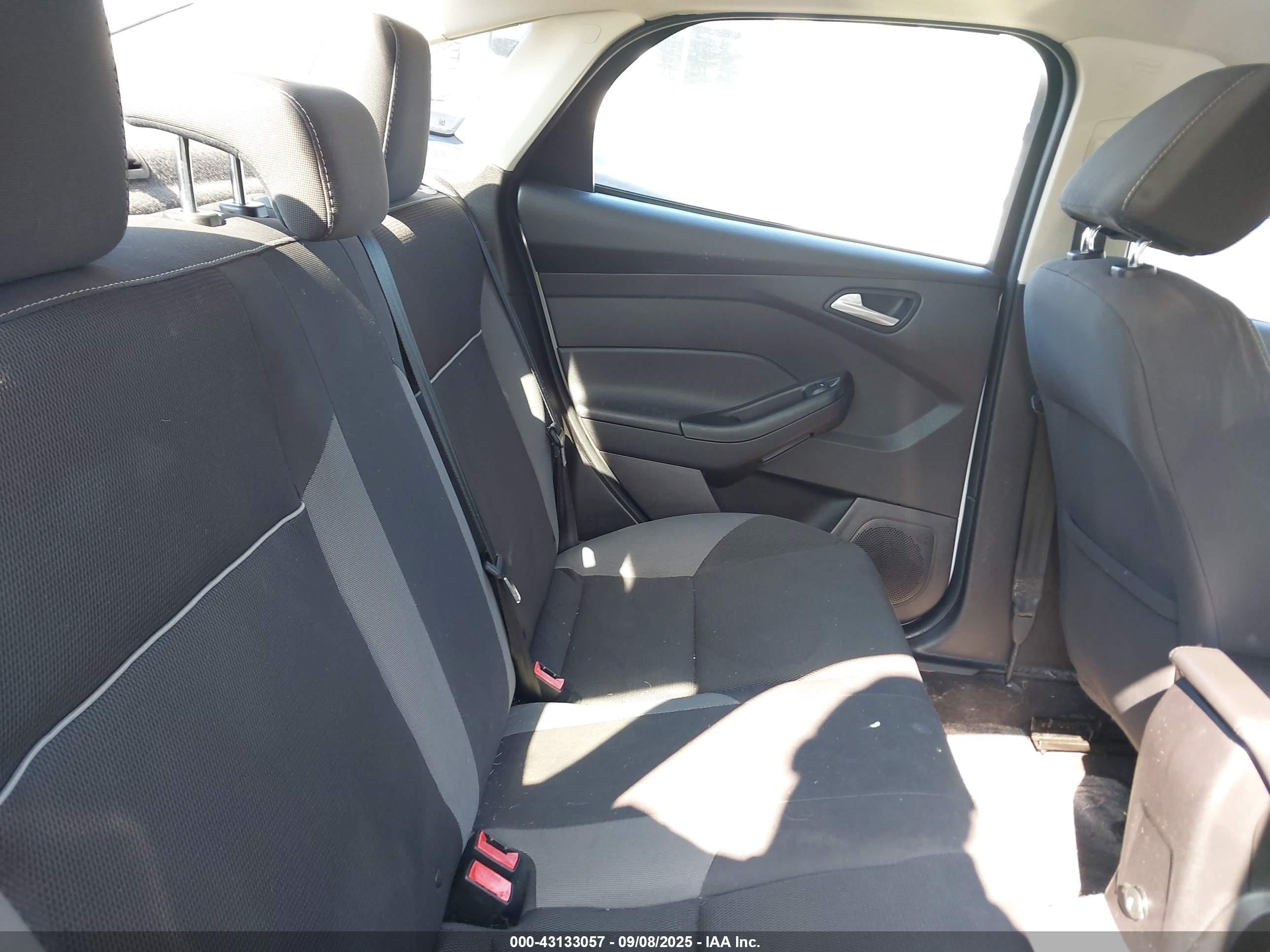 2014 Ford Focus Se White vin: 1FADP3F24EL309148