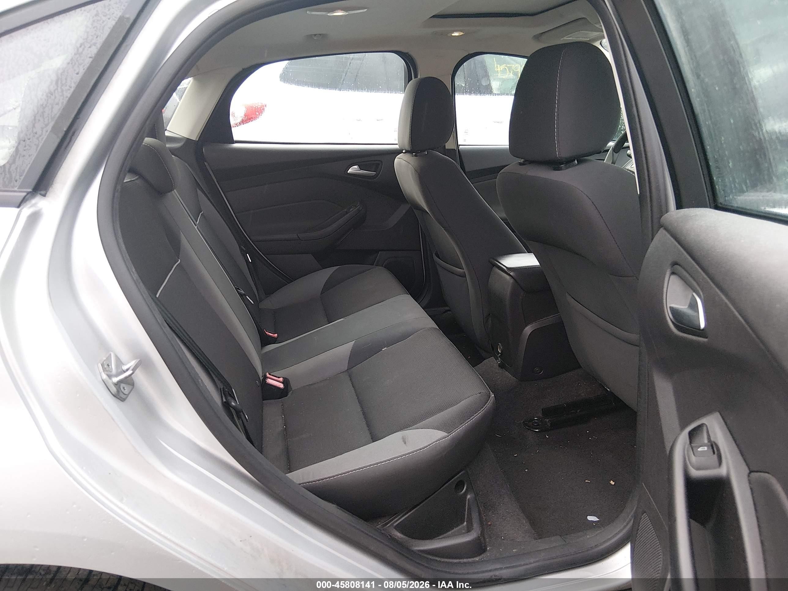 2014 Ford Focus Se Silver vin: 1FADP3F24EL317752