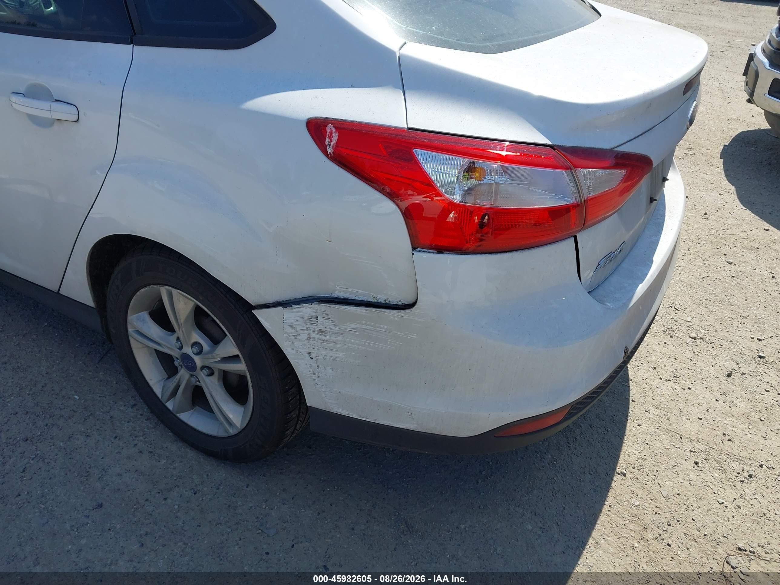2014 Ford Focus Se White vin: 1FADP3F24EL325219