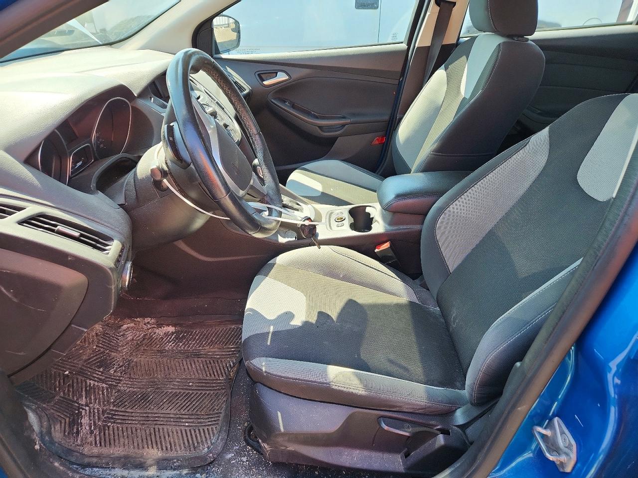 2014 Ford Focus Se Blue vin: 1FADP3F24EL328346