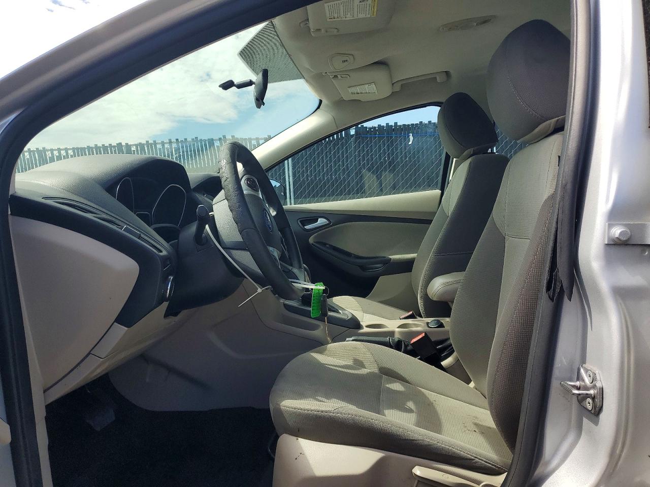 2014 Ford Focus Se Silver vin: 1FADP3F24EL351738