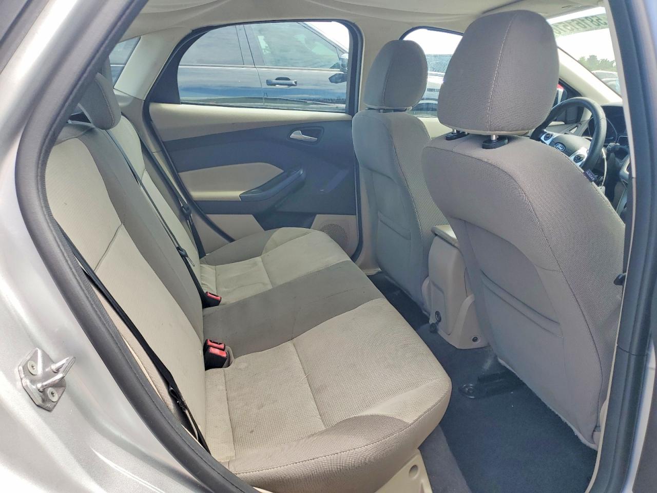 2014 Ford Focus Se Silver vin: 1FADP3F24EL351738