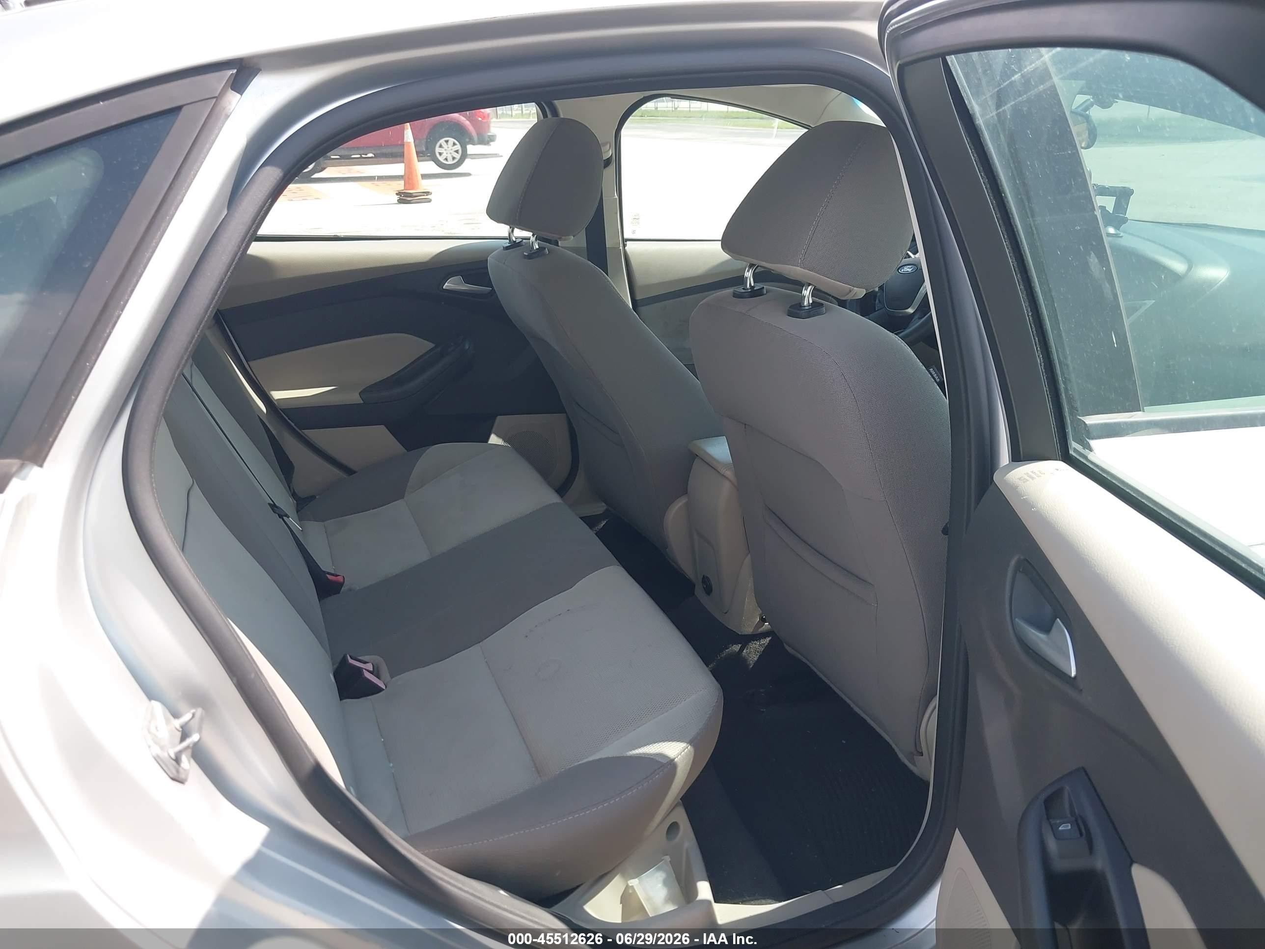 2014 Ford Focus Se Silver vin: 1FADP3F24EL410755