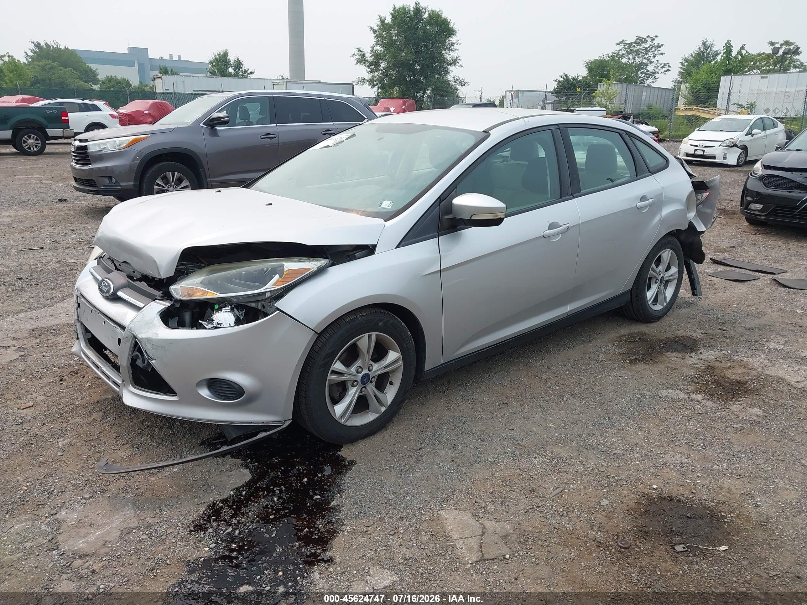 2014 Ford Focus Se Серебряный vin: 1FADP3F24EL424994