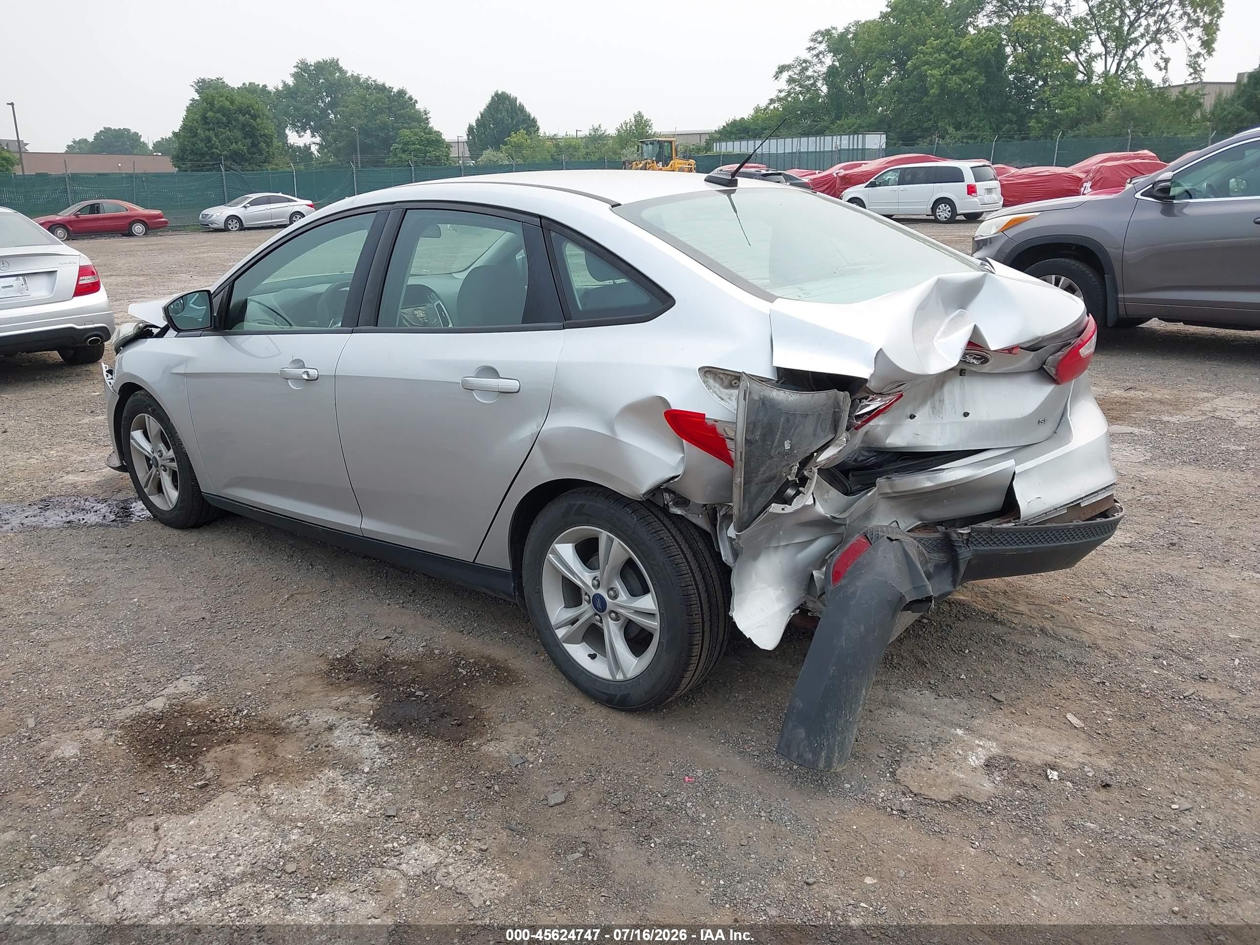 2014 Ford Focus Se Серебряный vin: 1FADP3F24EL424994