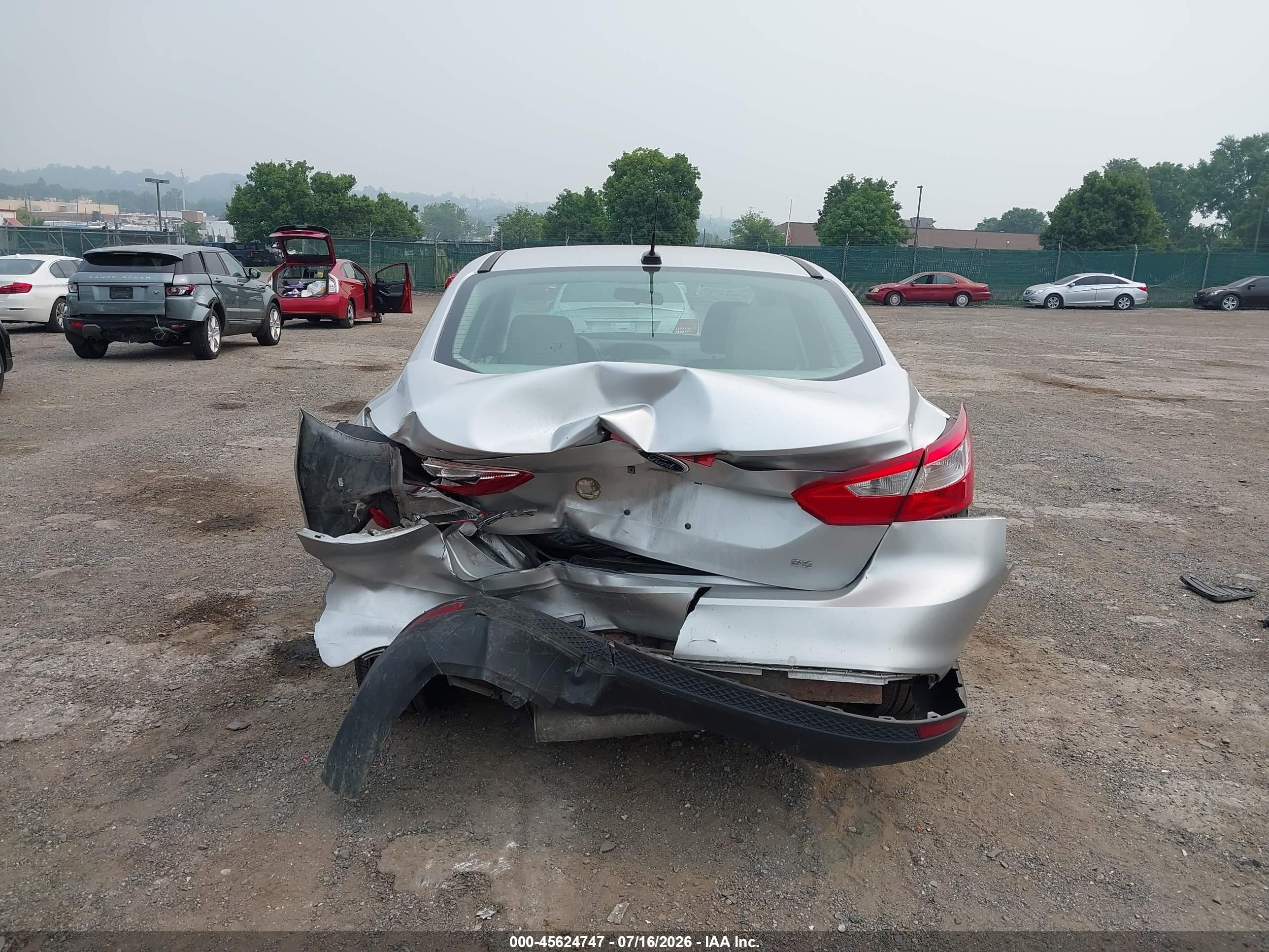 2014 Ford Focus Se Серебряный vin: 1FADP3F24EL424994