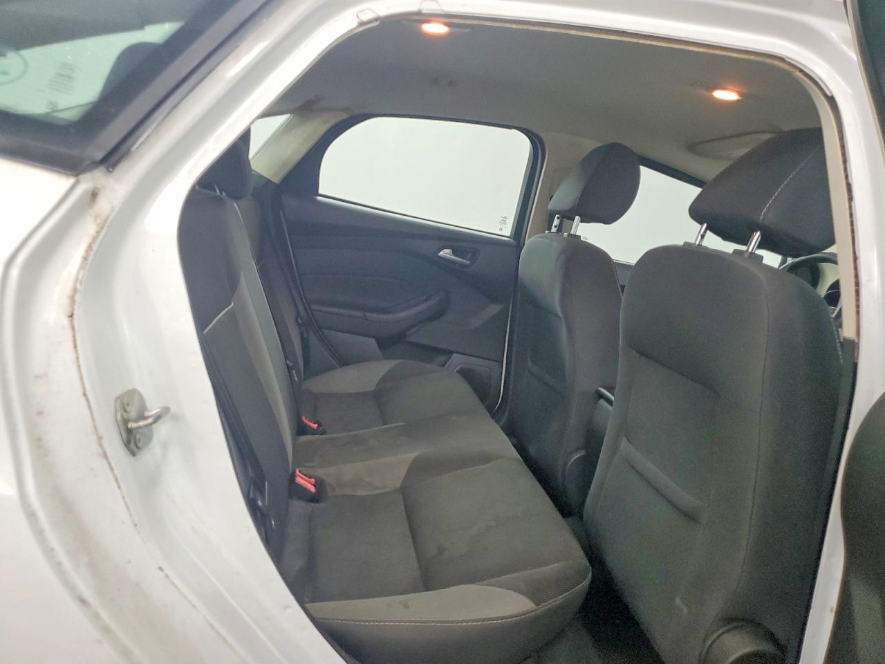 2014 Ford Focus Se White vin: 1FADP3F24EL427538