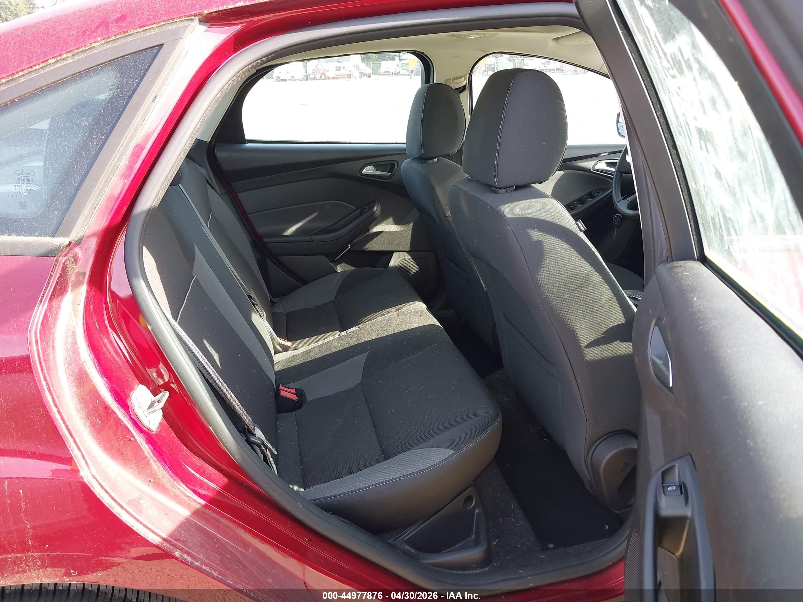 2014 Ford Focus Se Red vin: 1FADP3F24EL433257
