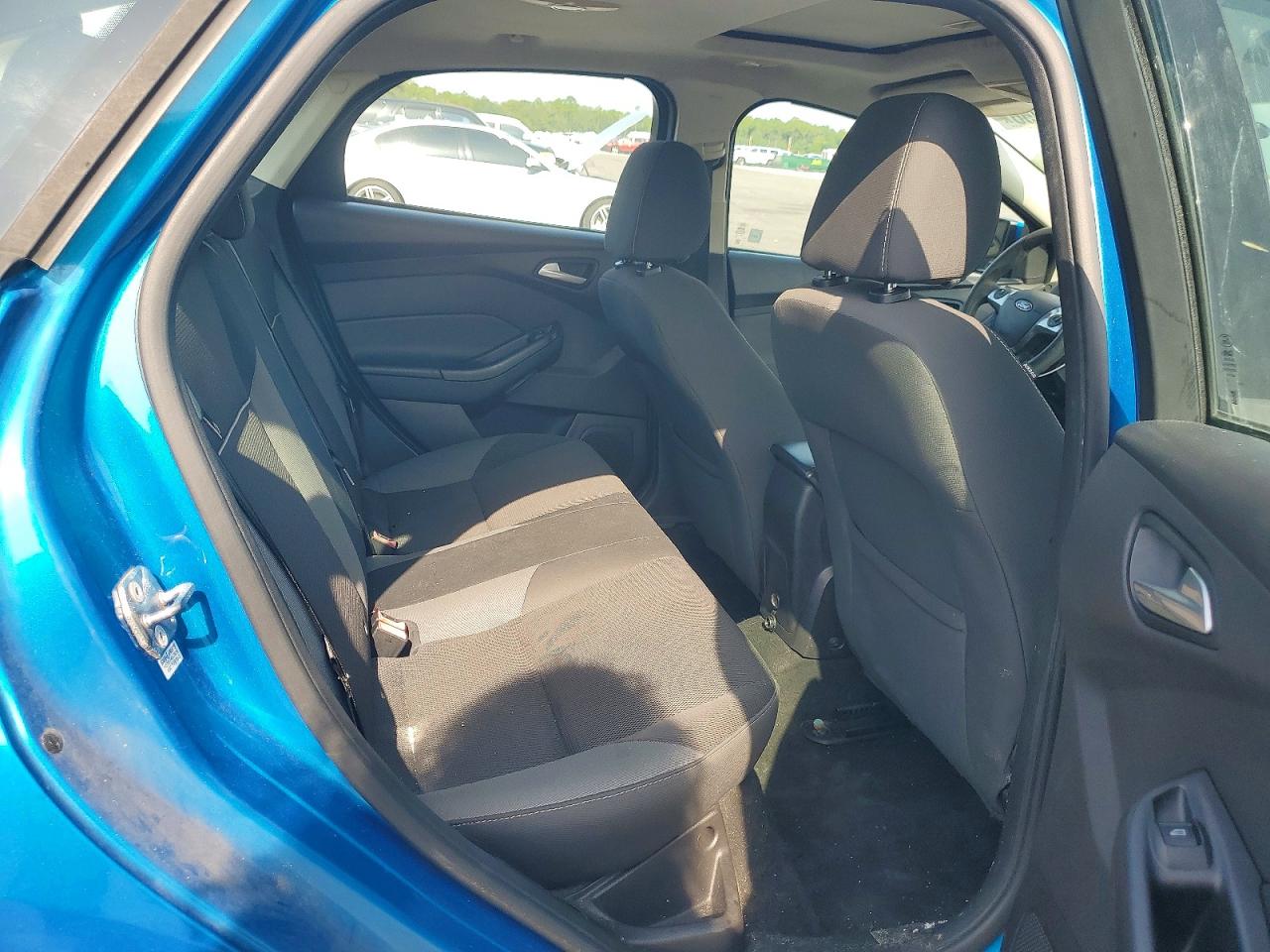 2014 Ford Focus Se Blue vin: 1FADP3F24EL447790