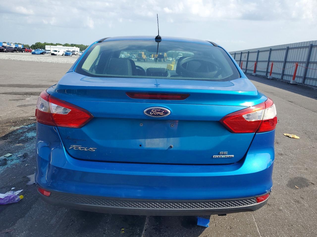 2014 Ford Focus Se Синий vin: 1FADP3F24EL447790