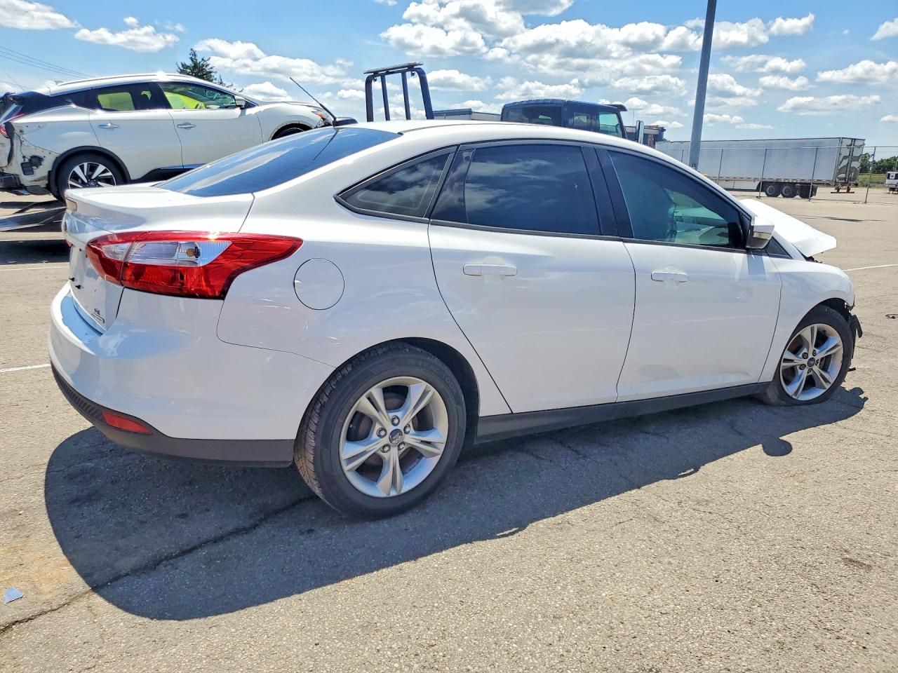 2014 Ford Focus Se White vin: 1FADP3F24EL448129