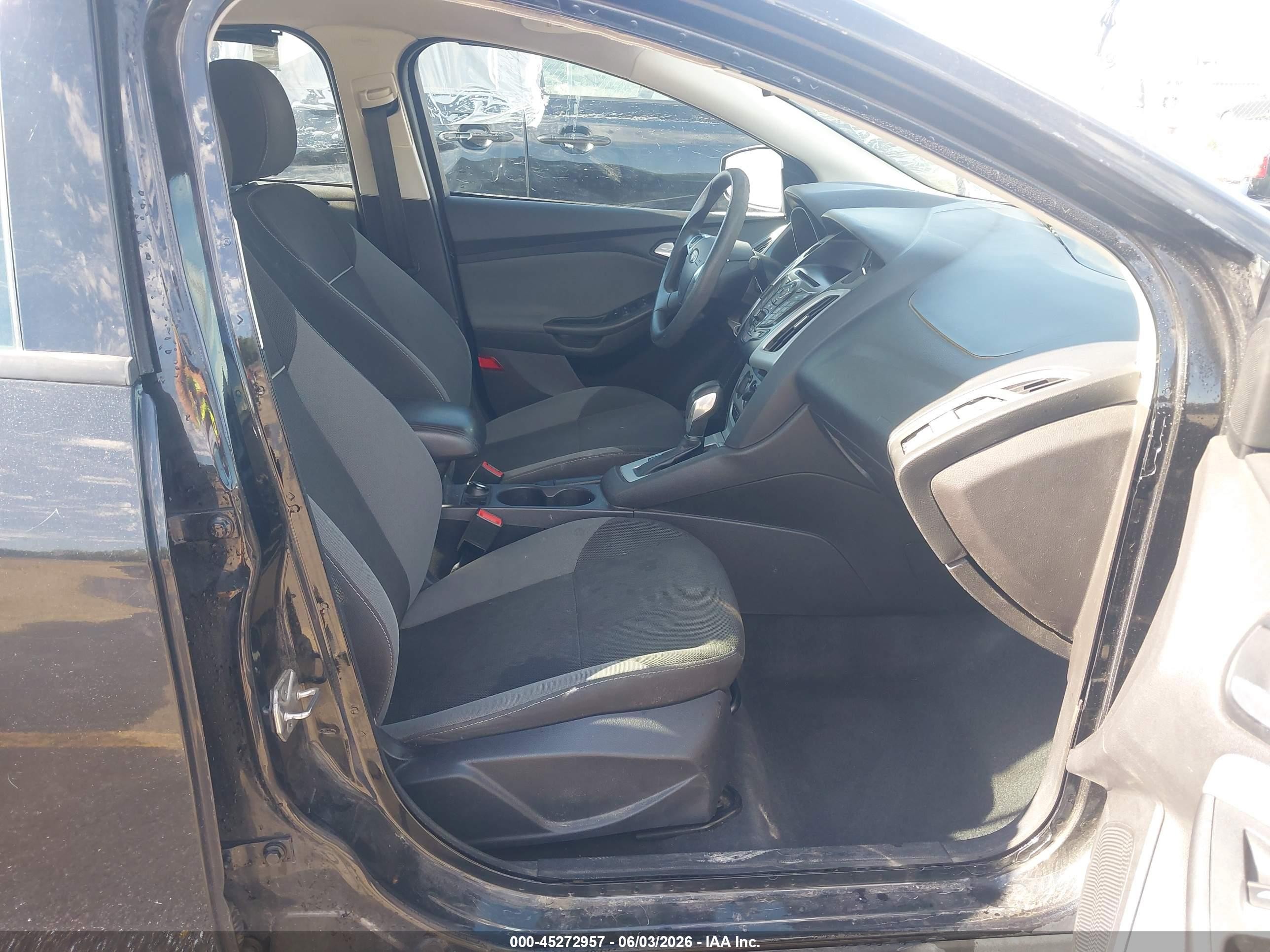 2014 Ford Focus Se Black vin: 1FADP3F24EL453217